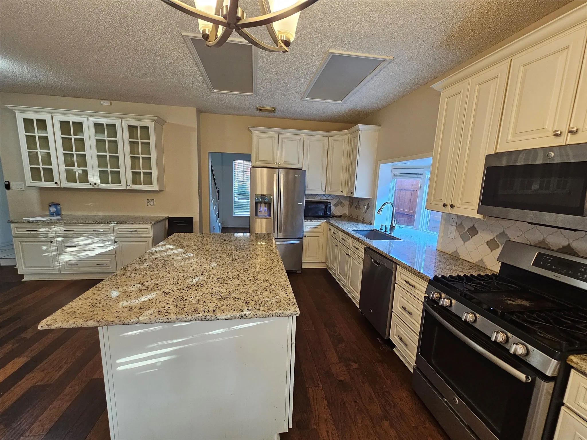 Single Family Residence For Sale in Collin County , 1508 Alamosa Drive, Plano, Texas 75023, 4 Bedroom, 3 Bathroom, 2 Garage spaces, 2,701 Sqft, built in 1990, mls#21383677, Real Estate Agent in Plano, Homes For Sale in Collin county, Homes For Sale in Plano, Realtor in Plano Texas, Real Estate Brokerage Independent Realty Texas, Luminita Cordes Realtor