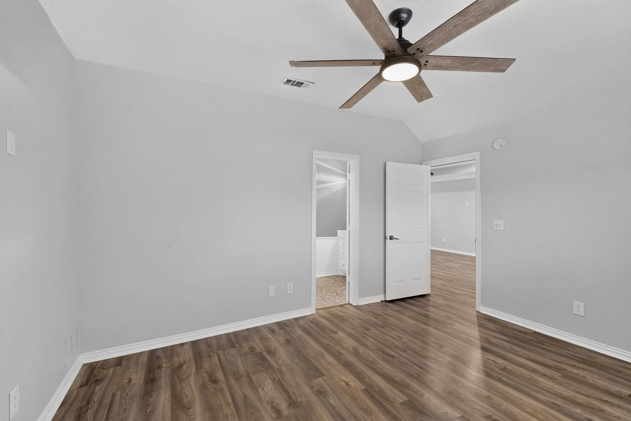 Single Family Residence For Sale in Dallas County , 1814 Forest Meadow Lane, Richardson, Texas 75081, 5 Bedroom, 4 Bathroom, 2 Garage spaces, 3,716 Sqft, built in 1996, mls#21379914, Real Estate Agent in Richardson, Homes For Sale in Dallas county, Homes For Sale in Richardson, Realtor in Richardson Texas, Real Estate Brokerage Independent Realty Texas, Luminita Cordes Realtor