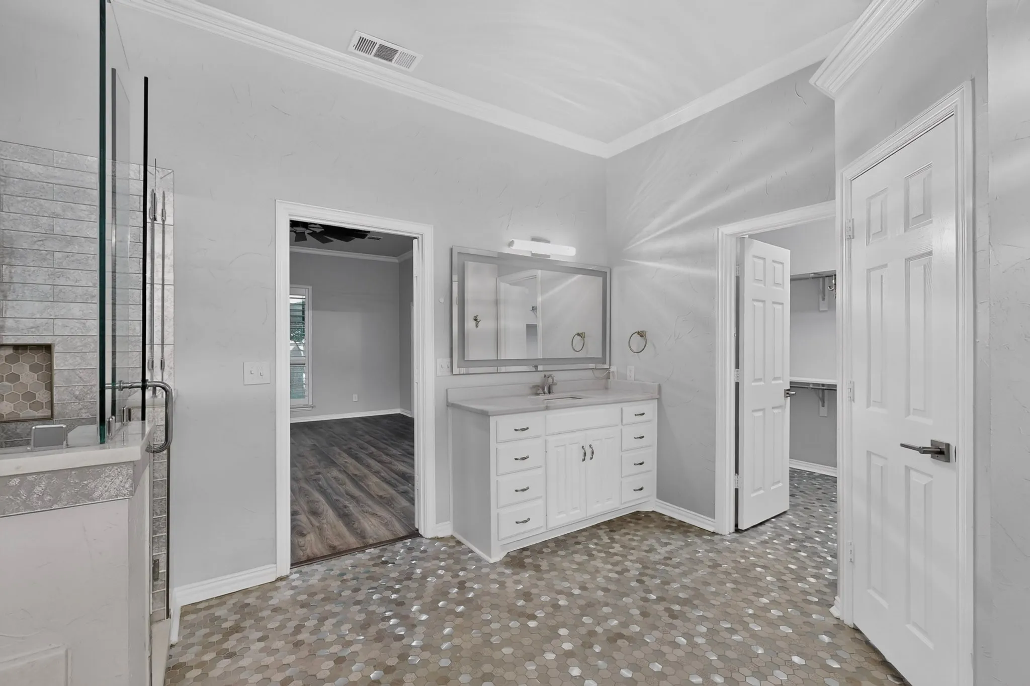 Single Family Residence For Sale in Dallas County , 1814 Forest Meadow Lane, Richardson, Texas 75081, 5 Bedroom, 4 Bathroom, 2 Garage spaces, 3,716 Sqft, built in 1996, mls#21379914, Real Estate Agent in Richardson, Homes For Sale in Dallas county, Homes For Sale in Richardson, Realtor in Richardson Texas, Real Estate Brokerage Independent Realty Texas, Luminita Cordes Realtor