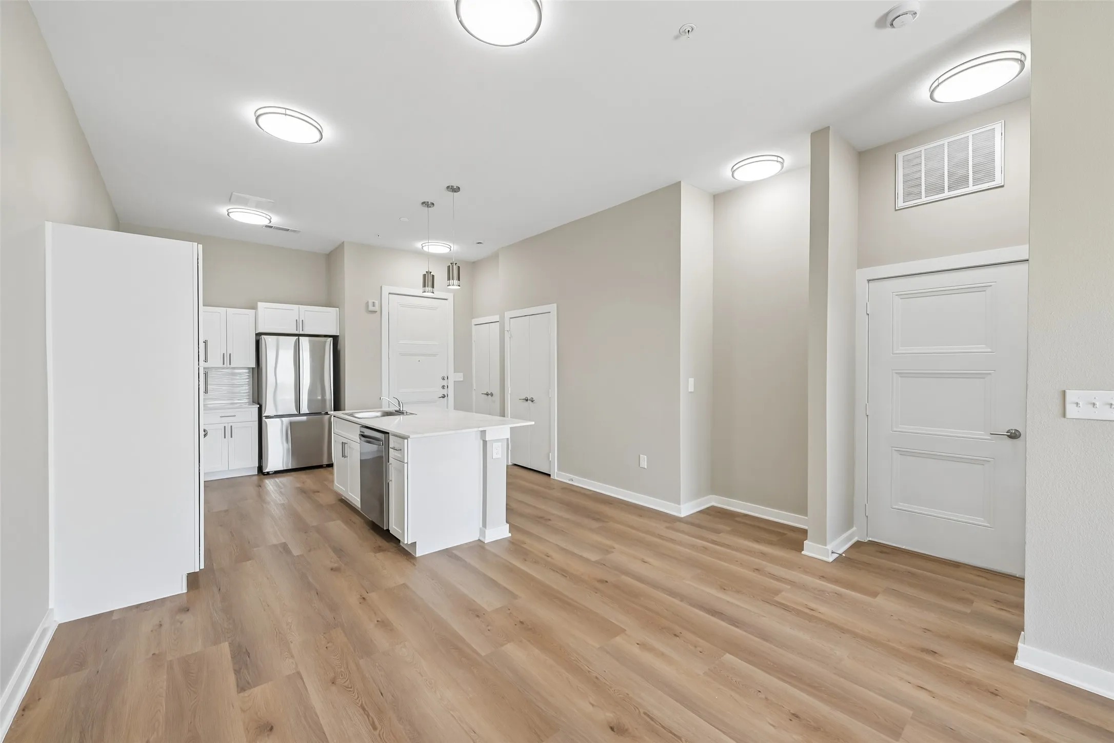 Apartment For Rent in Dallas County , 3522 Main Street 209, Rowlett, Texas 75088, 1 Bedroom, 1 Bathroom, Garage spaces, 12,600 Sqft, built in 2024, mls#21383679, Real Estate Agent in Rowlett, Homes For Rent in Dallas county, Homes For Rent in Rowlett, Realtor in Rowlett Texas, Real Estate Brokerage Independent Realty Texas, Luminita Cordes Realtor