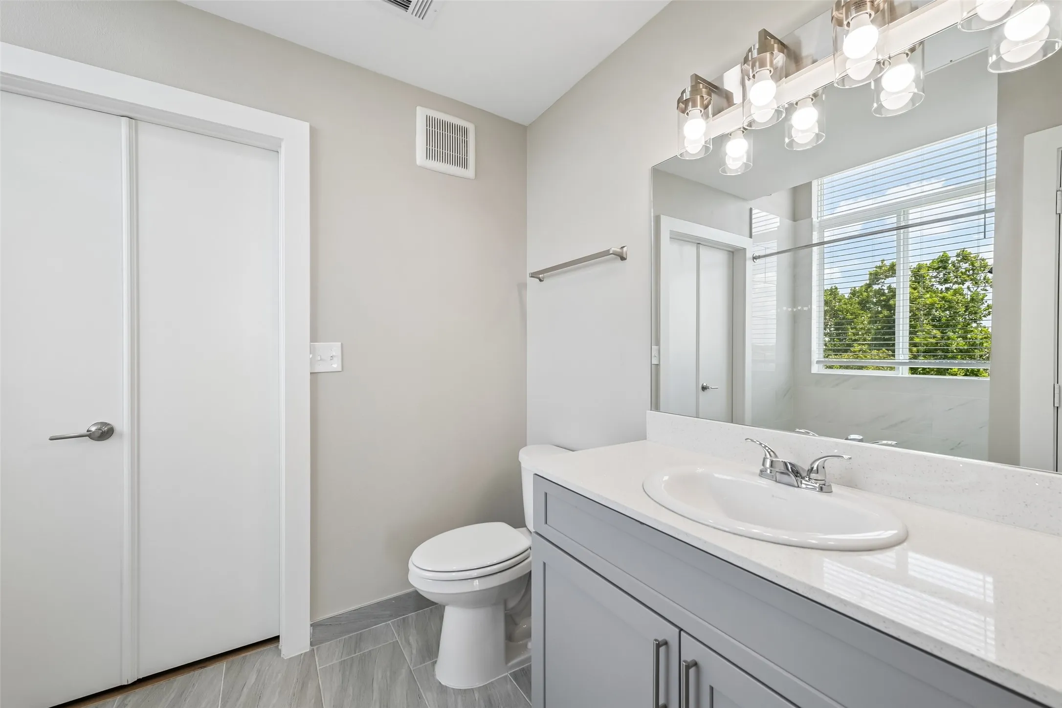 Apartment For Rent in Dallas County , 3522 Main Street 209, Rowlett, Texas 75088, 1 Bedroom, 1 Bathroom, Garage spaces, 12,600 Sqft, built in 2024, mls#21383679, Real Estate Agent in Rowlett, Homes For Rent in Dallas county, Homes For Rent in Rowlett, Realtor in Rowlett Texas, Real Estate Brokerage Independent Realty Texas, Luminita Cordes Realtor