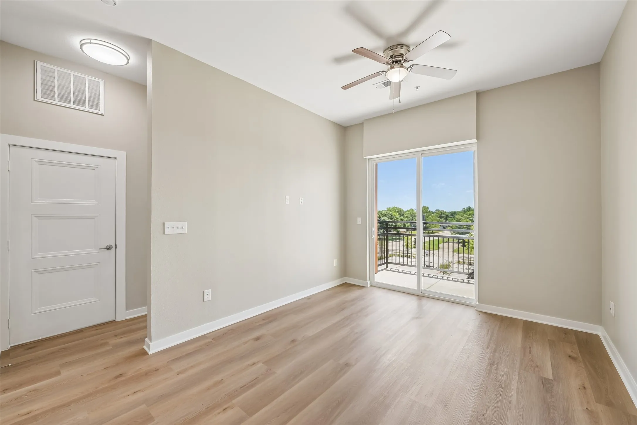 Apartment For Rent in Dallas County , 3522 Main Street 209, Rowlett, Texas 75088, 1 Bedroom, 1 Bathroom, Garage spaces, 12,600 Sqft, built in 2024, mls#21383679, Real Estate Agent in Rowlett, Homes For Rent in Dallas county, Homes For Rent in Rowlett, Realtor in Rowlett Texas, Real Estate Brokerage Independent Realty Texas, Luminita Cordes Realtor
