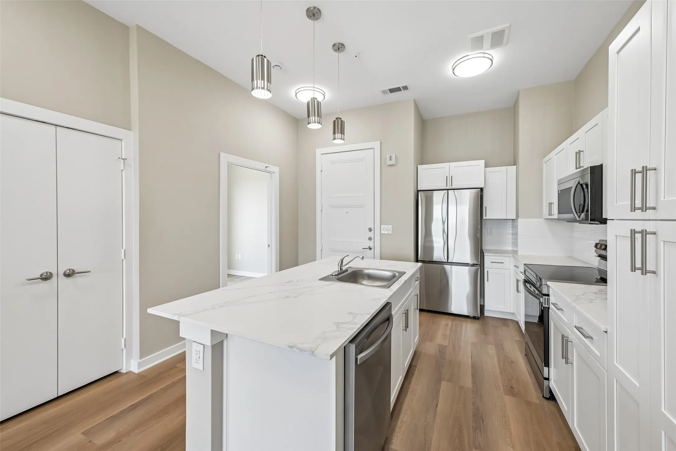 Apartment For Rent in Dallas County , 3522 Main Street 209, Rowlett, Texas 75088, 1 Bedroom, 1 Bathroom, Garage spaces, 12,600 Sqft, built in 2024, mls#21383679, Real Estate Agent in Rowlett, Homes For Rent in Dallas county, Homes For Rent in Rowlett, Realtor in Rowlett Texas, Real Estate Brokerage Independent Realty Texas, Luminita Cordes Realtor