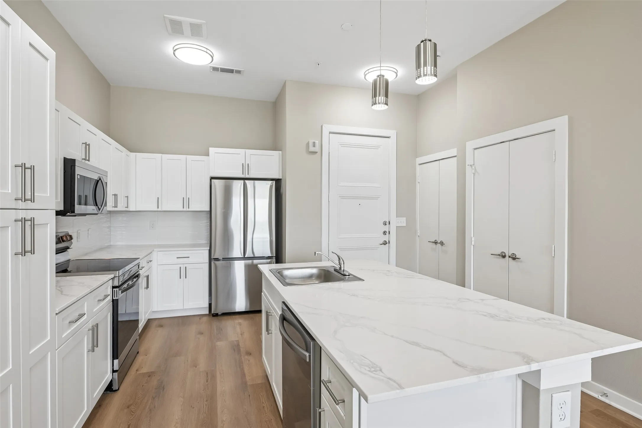 Apartment For Rent in Dallas County , 3522 Main Street 209, Rowlett, Texas 75088, 1 Bedroom, 1 Bathroom, Garage spaces, 12,600 Sqft, built in 2024, mls#21383679, Real Estate Agent in Rowlett, Homes For Rent in Dallas county, Homes For Rent in Rowlett, Realtor in Rowlett Texas, Real Estate Brokerage Independent Realty Texas, Luminita Cordes Realtor