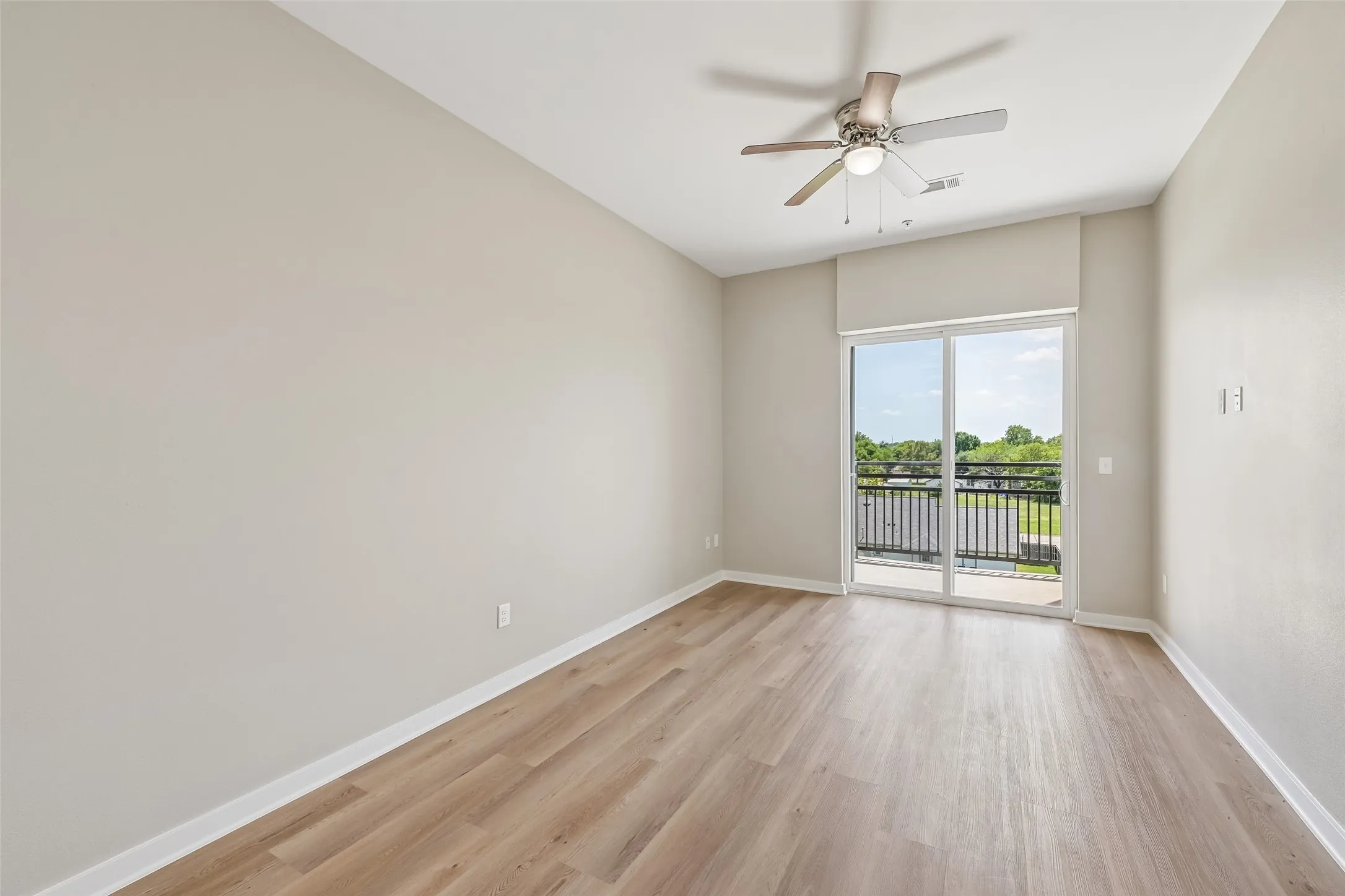 Apartment For Rent in Dallas County , 3522 Main Street 209, Rowlett, Texas 75088, 1 Bedroom, 1 Bathroom, Garage spaces, 12,600 Sqft, built in 2024, mls#21383679, Real Estate Agent in Rowlett, Homes For Rent in Dallas county, Homes For Rent in Rowlett, Realtor in Rowlett Texas, Real Estate Brokerage Independent Realty Texas, Luminita Cordes Realtor