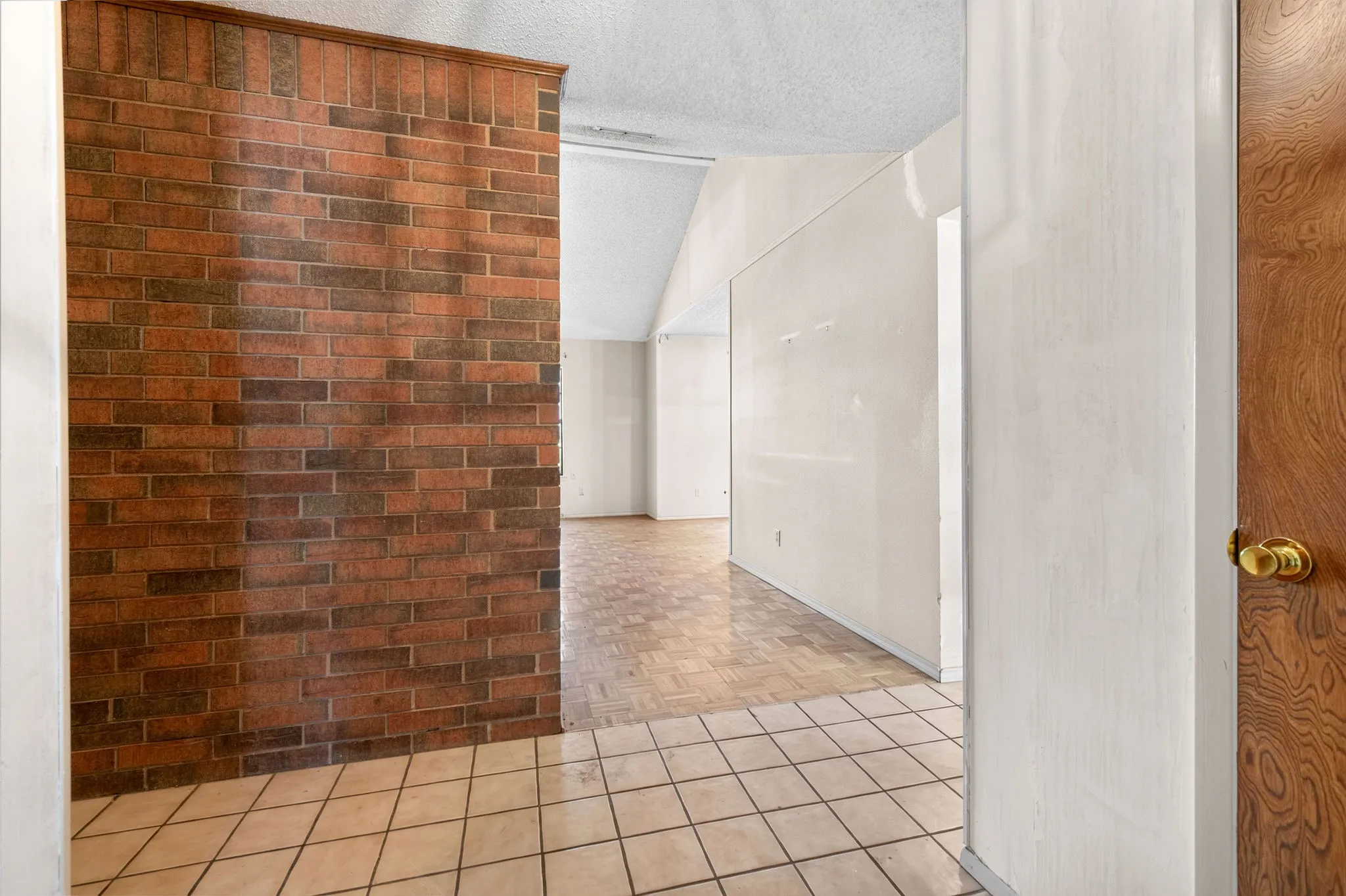 Single Family Residence For Sale in Taylor County , 1434 Weavers Way, Abilene, Texas 79602, 2 Bedroom, 3 Bathroom, 2 Garage spaces, 1,677 Sqft, built in 1983, mls#21383682, Real Estate Agent in Abilene, Homes For Sale in Taylor county, Homes For Sale in Abilene, Realtor in Abilene Texas, Real Estate Brokerage Independent Realty Texas, Luminita Cordes Realtor