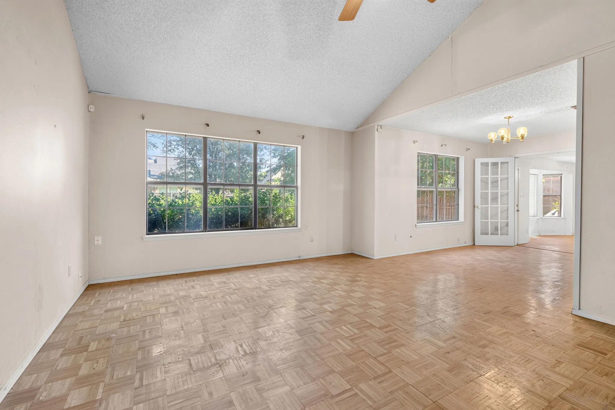 Single Family Residence For Sale in Taylor County , 1434 Weavers Way, Abilene, Texas 79602, 2 Bedroom, 3 Bathroom, 2 Garage spaces, 1,677 Sqft, built in 1983, mls#21383682, Real Estate Agent in Abilene, Homes For Sale in Taylor county, Homes For Sale in Abilene, Realtor in Abilene Texas, Real Estate Brokerage Independent Realty Texas, Luminita Cordes Realtor