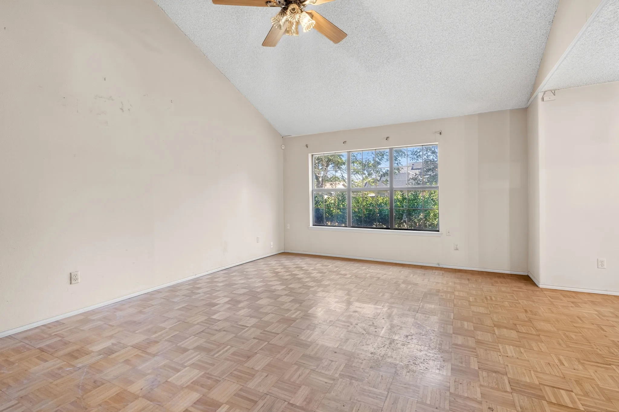 Single Family Residence For Sale in Taylor County , 1434 Weavers Way, Abilene, Texas 79602, 2 Bedroom, 3 Bathroom, 2 Garage spaces, 1,677 Sqft, built in 1983, mls#21383682, Real Estate Agent in Abilene, Homes For Sale in Taylor county, Homes For Sale in Abilene, Realtor in Abilene Texas, Real Estate Brokerage Independent Realty Texas, Luminita Cordes Realtor
