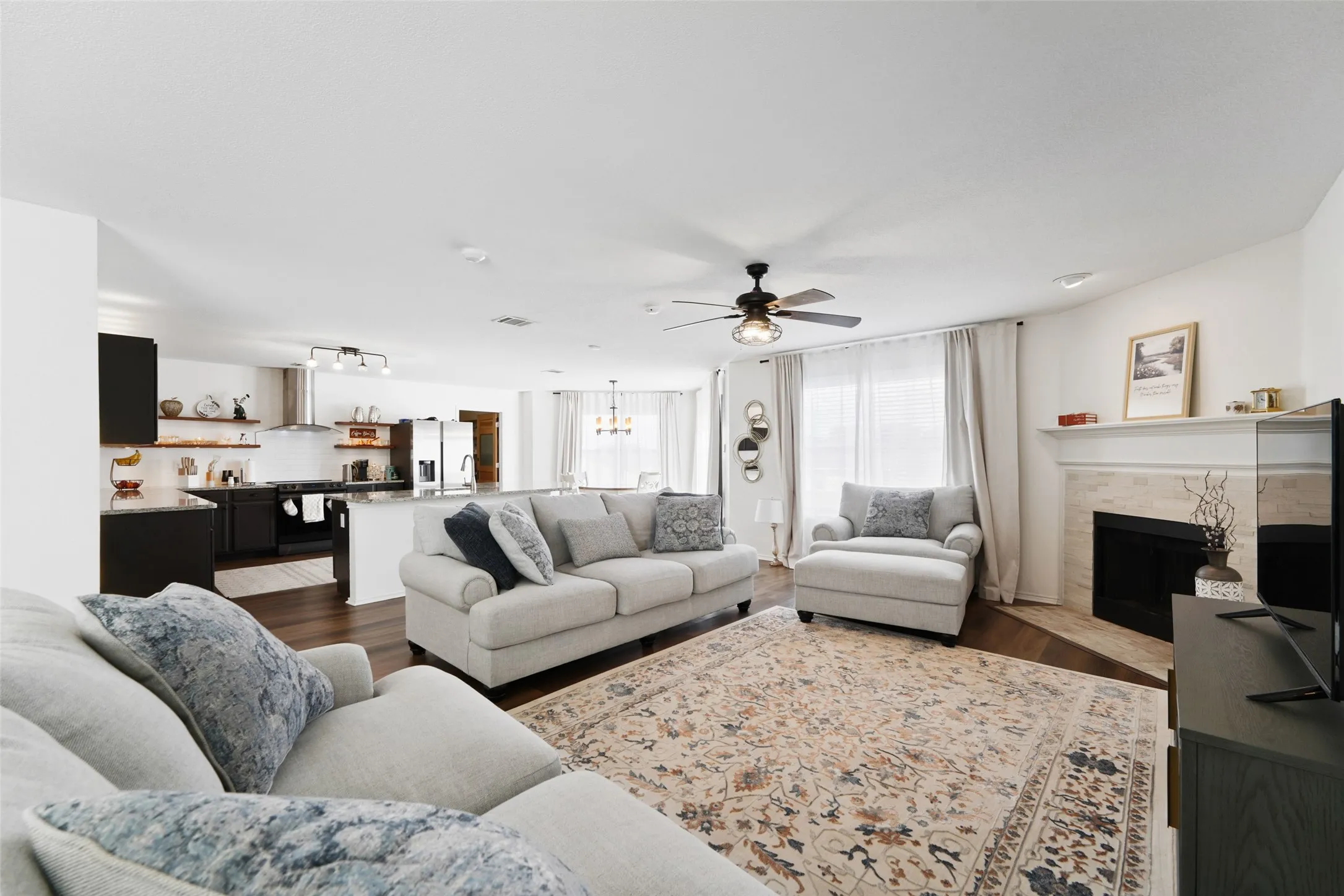 Single Family Residence For Sale in Tarrant County , 7536 Brentwood Stair Road, Fort Worth, Texas 76112, 4 Bedroom, 3 Bathroom, 2 Garage spaces, 3,298 Sqft, built in 2005, mls#21382683, Real Estate Agent in Fort Worth, Homes For Sale in Tarrant county, Homes For Sale in Fort Worth, Realtor in Fort Worth Texas, Real Estate Brokerage Independent Realty Texas, Luminita Cordes Realtor