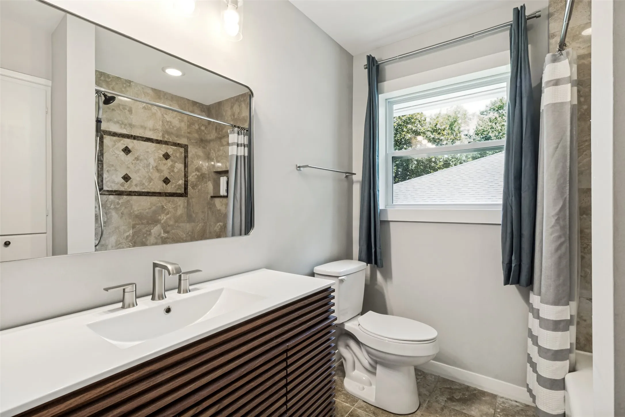 Single Family Residence For Sale in Dallas County , 11609 Colmar Street, Dallas, Texas 75218, 3 Bedroom, 2 Bathroom, 1 Garage spaces, 1,557 Sqft, built in 1955, mls#21374262, Real Estate Agent in Dallas, Homes For Sale in Dallas county, Homes For Sale in Dallas, Realtor in Dallas Texas, Real Estate Brokerage Independent Realty Texas, Luminita Cordes Realtor