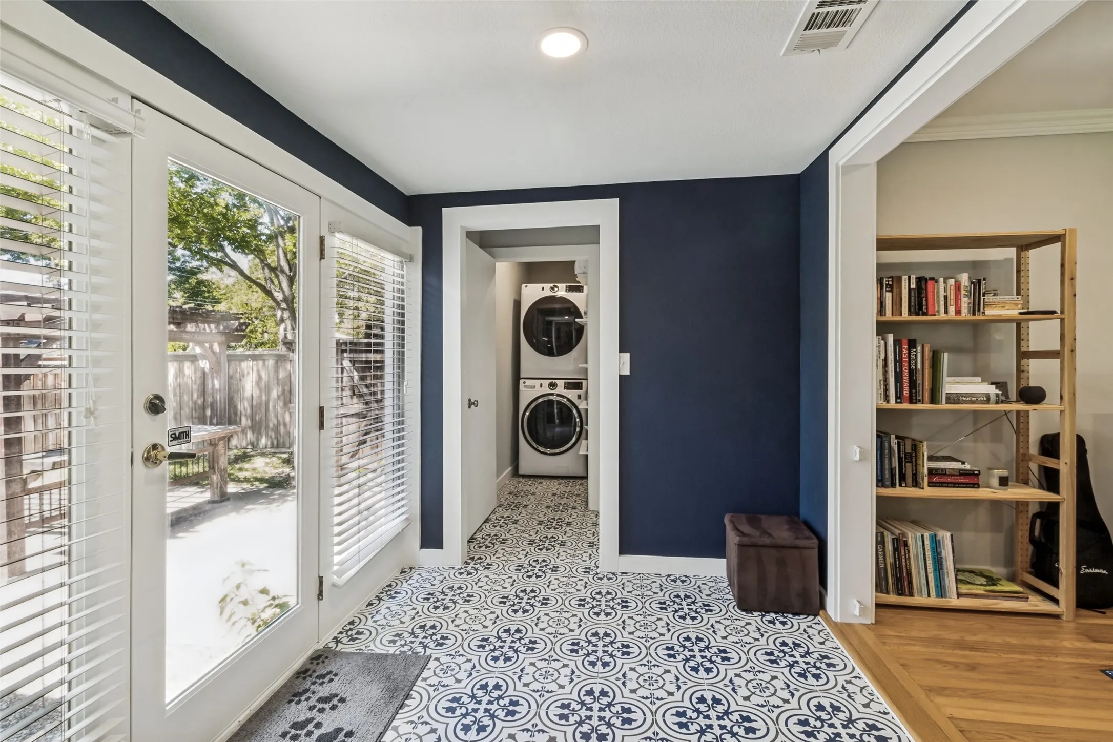 Single Family Residence For Sale in Dallas County , 11609 Colmar Street, Dallas, Texas 75218, 3 Bedroom, 2 Bathroom, 1 Garage spaces, 1,557 Sqft, built in 1955, mls#21374262, Real Estate Agent in Dallas, Homes For Sale in Dallas county, Homes For Sale in Dallas, Realtor in Dallas Texas, Real Estate Brokerage Independent Realty Texas, Luminita Cordes Realtor
