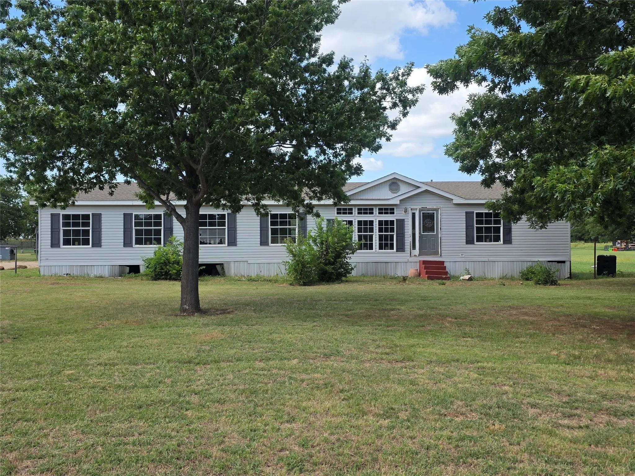 Manufactured Home For Sale in Young County , 160 Jermyn Road, No City, Texas 76459, 3 Bedroom, 2 Bathroom, Garage spaces, 2,304 Sqft, built in 2005, mls#21381321, Real Estate Agent in No City, Homes For Sale in Young county, Homes For Sale in No City, Realtor in No City Texas, Real Estate Brokerage Independent Realty Texas, Luminita Cordes Realtor