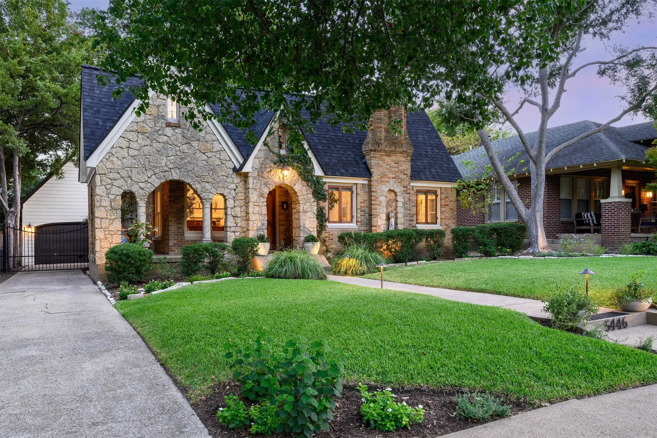 Single Family Residence For Sale in Dallas County , 5446 Monticello Avenue, Dallas, Texas 75206, 2 Bedroom, 3 Bathroom, 2 Garage spaces, 1,748 Sqft, built in 1928, mls#21383347, Real Estate Agent in Dallas, Homes For Sale in Dallas county, Homes For Sale in Dallas, Realtor in Dallas Texas, Real Estate Brokerage Independent Realty Texas, Luminita Cordes Realtor