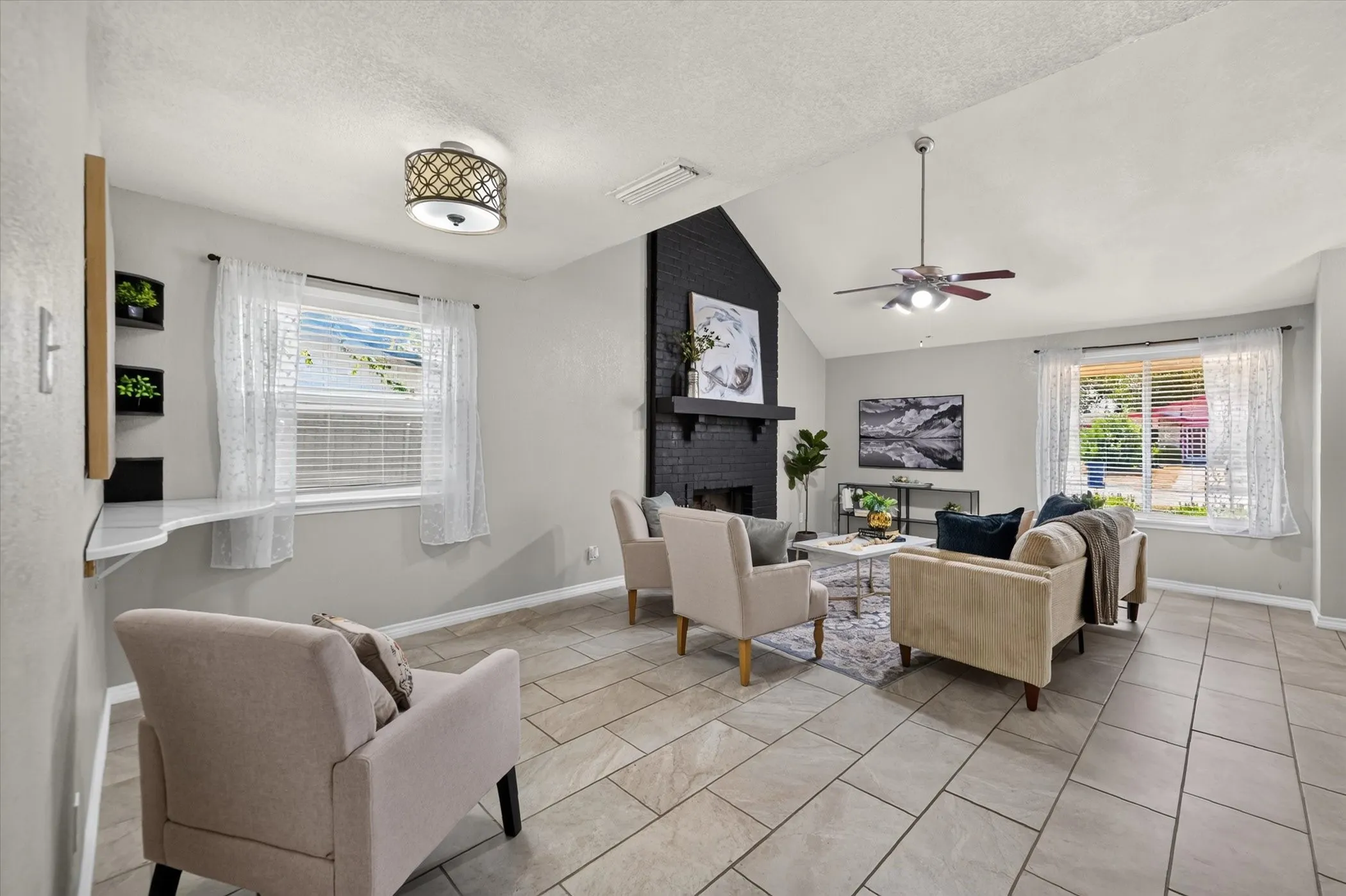 Single Family Residence For Sale in Dallas County , 2817 Royalty Drive, Garland, Texas 75044, 3 Bedroom, 2 Bathroom, 2 Garage spaces, 1,535 Sqft, built in 1976, mls#21382970, Real Estate Agent in Garland, Homes For Sale in Dallas county, Homes For Sale in Garland, Realtor in Garland Texas, Real Estate Brokerage Independent Realty Texas, Luminita Cordes Realtor