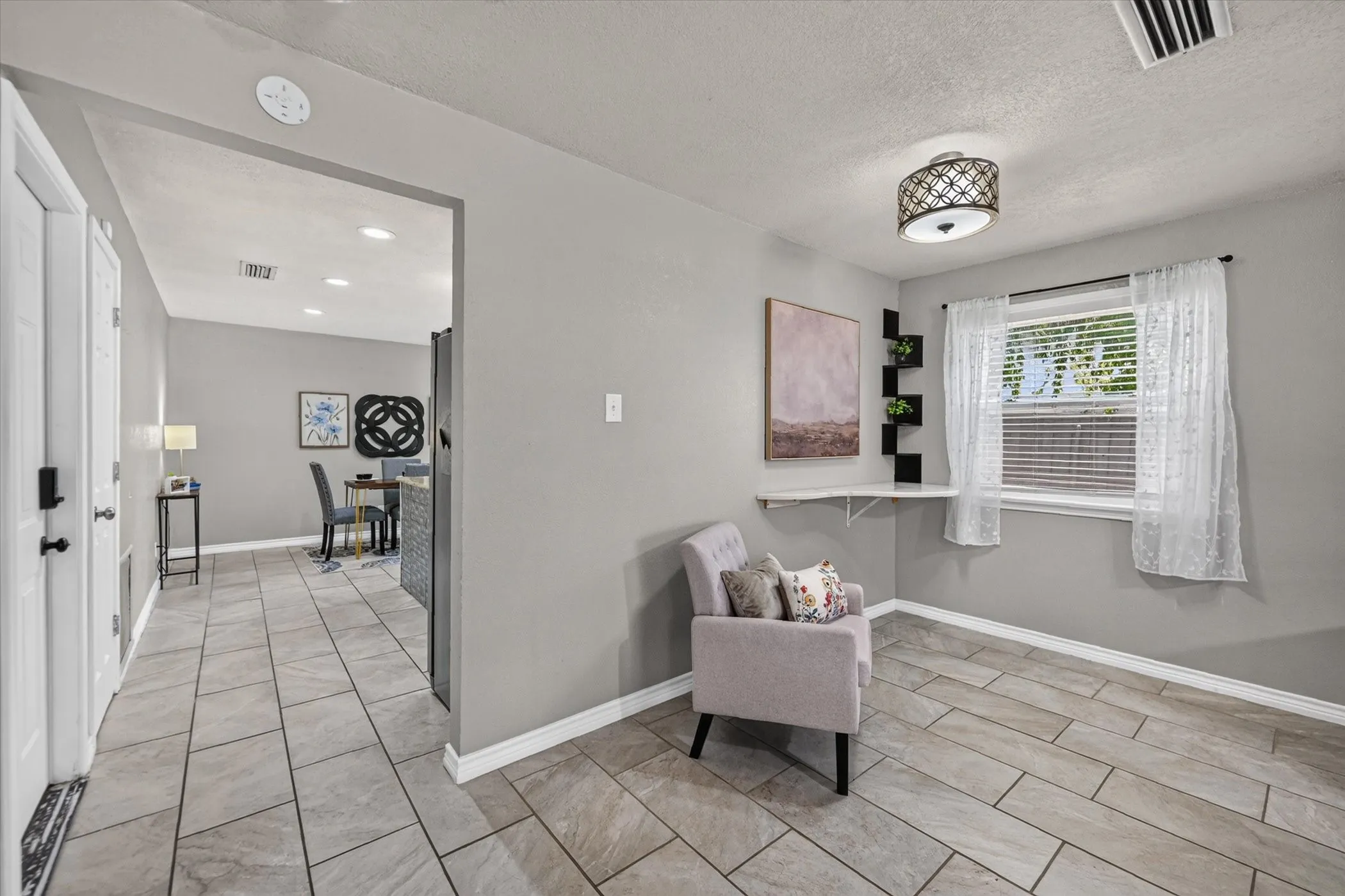 Single Family Residence For Sale in Dallas County , 2817 Royalty Drive, Garland, Texas 75044, 3 Bedroom, 2 Bathroom, 2 Garage spaces, 1,535 Sqft, built in 1976, mls#21382970, Real Estate Agent in Garland, Homes For Sale in Dallas county, Homes For Sale in Garland, Realtor in Garland Texas, Real Estate Brokerage Independent Realty Texas, Luminita Cordes Realtor
