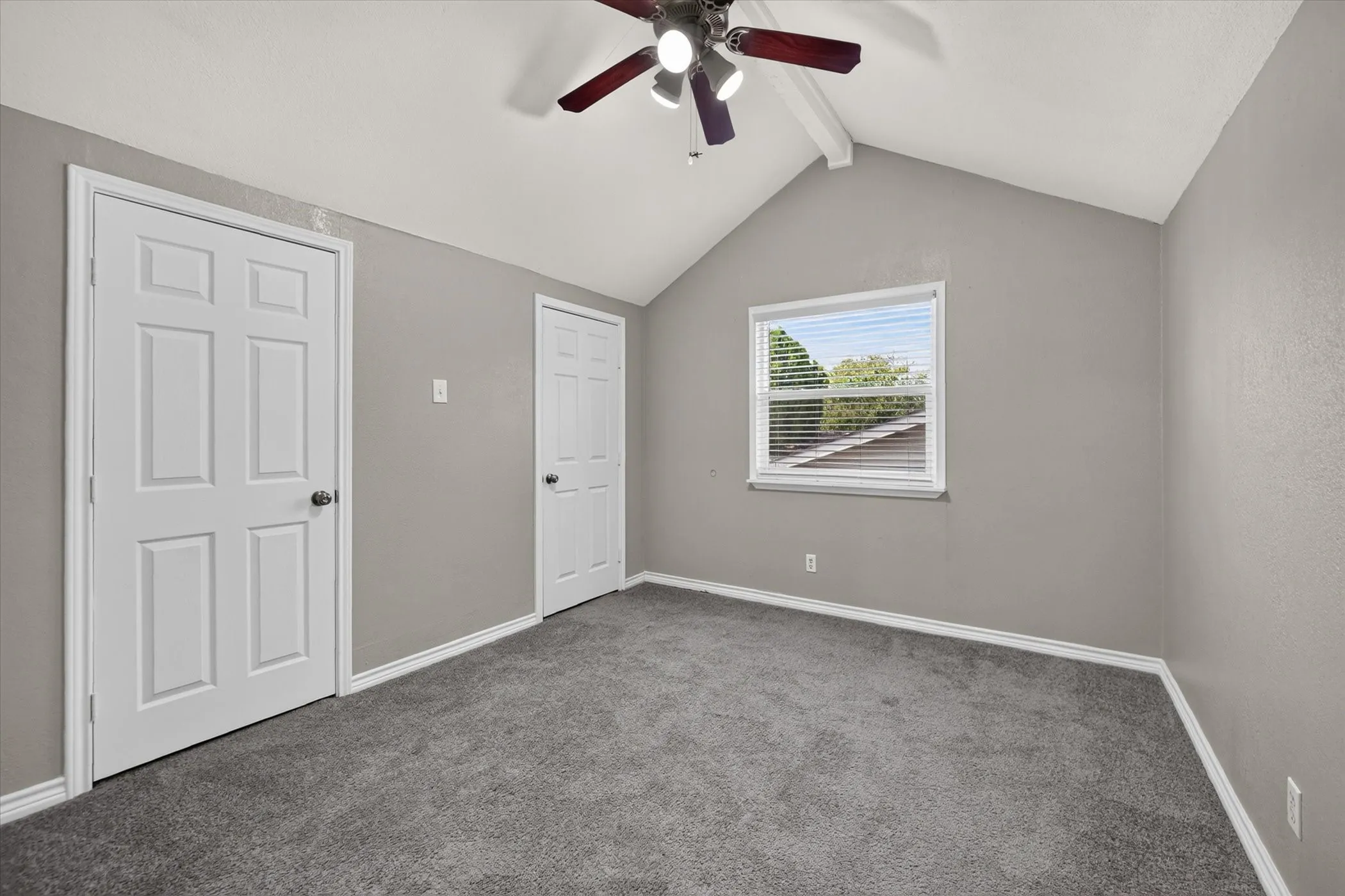Single Family Residence For Sale in Dallas County , 2817 Royalty Drive, Garland, Texas 75044, 3 Bedroom, 2 Bathroom, 2 Garage spaces, 1,535 Sqft, built in 1976, mls#21382970, Real Estate Agent in Garland, Homes For Sale in Dallas county, Homes For Sale in Garland, Realtor in Garland Texas, Real Estate Brokerage Independent Realty Texas, Luminita Cordes Realtor