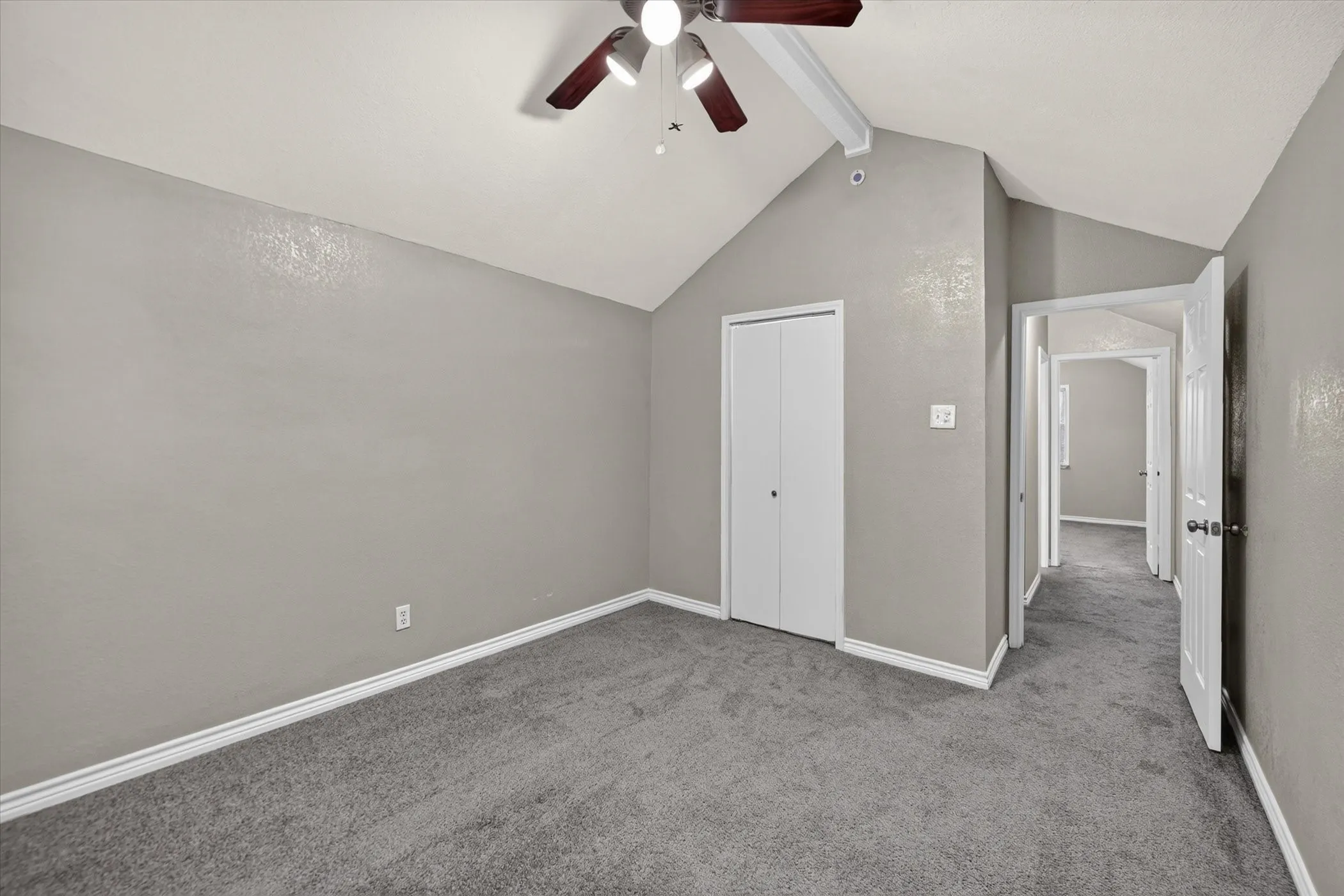 Single Family Residence For Sale in Dallas County , 2817 Royalty Drive, Garland, Texas 75044, 3 Bedroom, 2 Bathroom, 2 Garage spaces, 1,535 Sqft, built in 1976, mls#21382970, Real Estate Agent in Garland, Homes For Sale in Dallas county, Homes For Sale in Garland, Realtor in Garland Texas, Real Estate Brokerage Independent Realty Texas, Luminita Cordes Realtor
