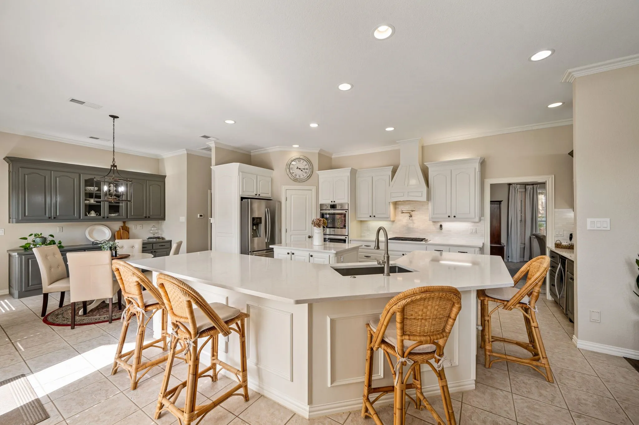 Single Family Residence For Sale in Denton County , 17 Panorama Trail, Trophy Club, Texas 76262, 5 Bedroom, 4 Bathroom, 3 Garage spaces, 3,894 Sqft, built in 1996, mls#21381777, Real Estate Agent in Trophy Club, Homes For Sale in Denton county, Homes For Sale in Trophy Club, Realtor in Trophy Club Texas, Real Estate Brokerage Independent Realty Texas, Luminita Cordes Realtor