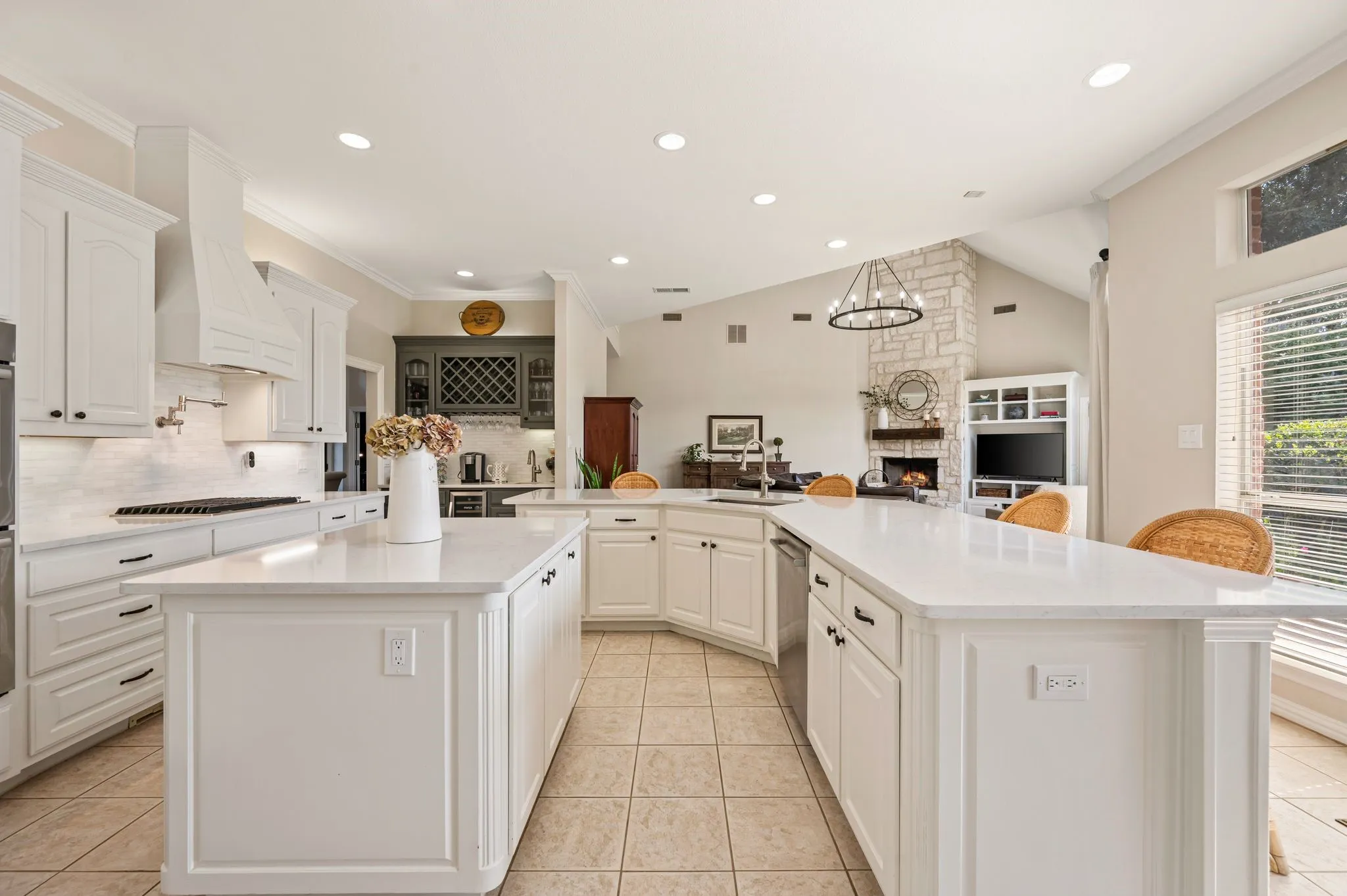 Single Family Residence For Sale in Denton County , 17 Panorama Trail, Trophy Club, Texas 76262, 5 Bedroom, 4 Bathroom, 3 Garage spaces, 3,894 Sqft, built in 1996, mls#21381777, Real Estate Agent in Trophy Club, Homes For Sale in Denton county, Homes For Sale in Trophy Club, Realtor in Trophy Club Texas, Real Estate Brokerage Independent Realty Texas, Luminita Cordes Realtor