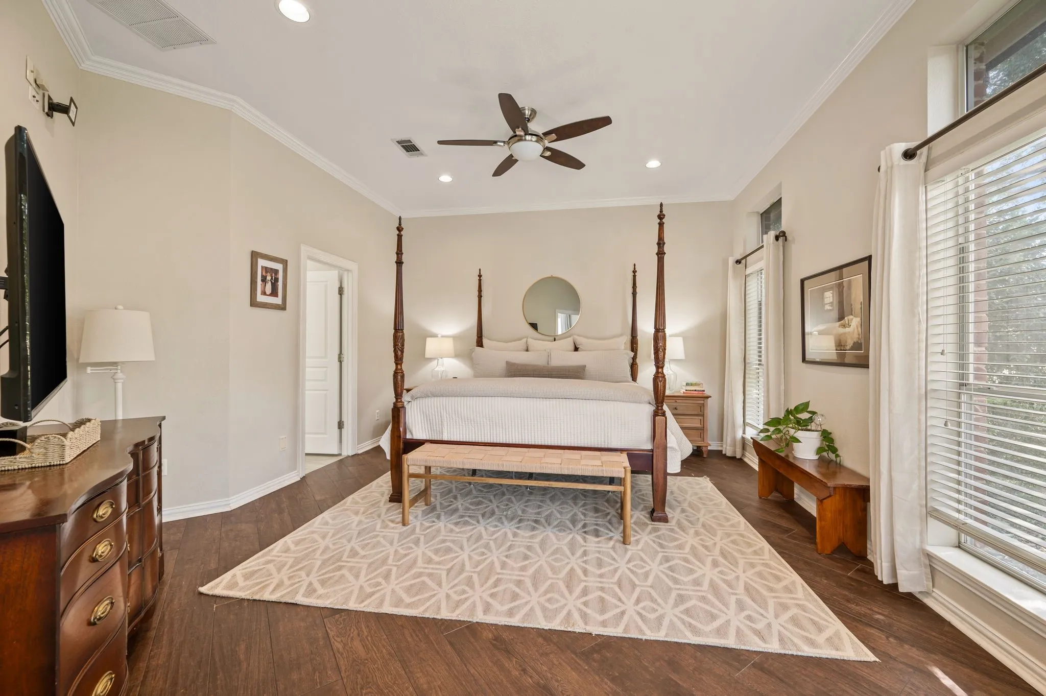 Single Family Residence For Sale in Denton County , 17 Panorama Trail, Trophy Club, Texas 76262, 5 Bedroom, 4 Bathroom, 3 Garage spaces, 3,894 Sqft, built in 1996, mls#21381777, Real Estate Agent in Trophy Club, Homes For Sale in Denton county, Homes For Sale in Trophy Club, Realtor in Trophy Club Texas, Real Estate Brokerage Independent Realty Texas, Luminita Cordes Realtor