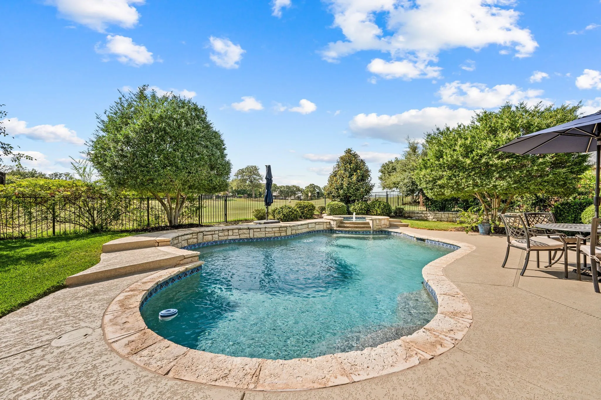 Single Family Residence For Sale in Denton County , 17 Panorama Trail, Trophy Club, Texas 76262, 5 Bedroom, 4 Bathroom, 3 Garage spaces, 3,894 Sqft, built in 1996, mls#21381777, Real Estate Agent in Trophy Club, Homes For Sale in Denton county, Homes For Sale in Trophy Club, Realtor in Trophy Club Texas, Real Estate Brokerage Independent Realty Texas, Luminita Cordes Realtor