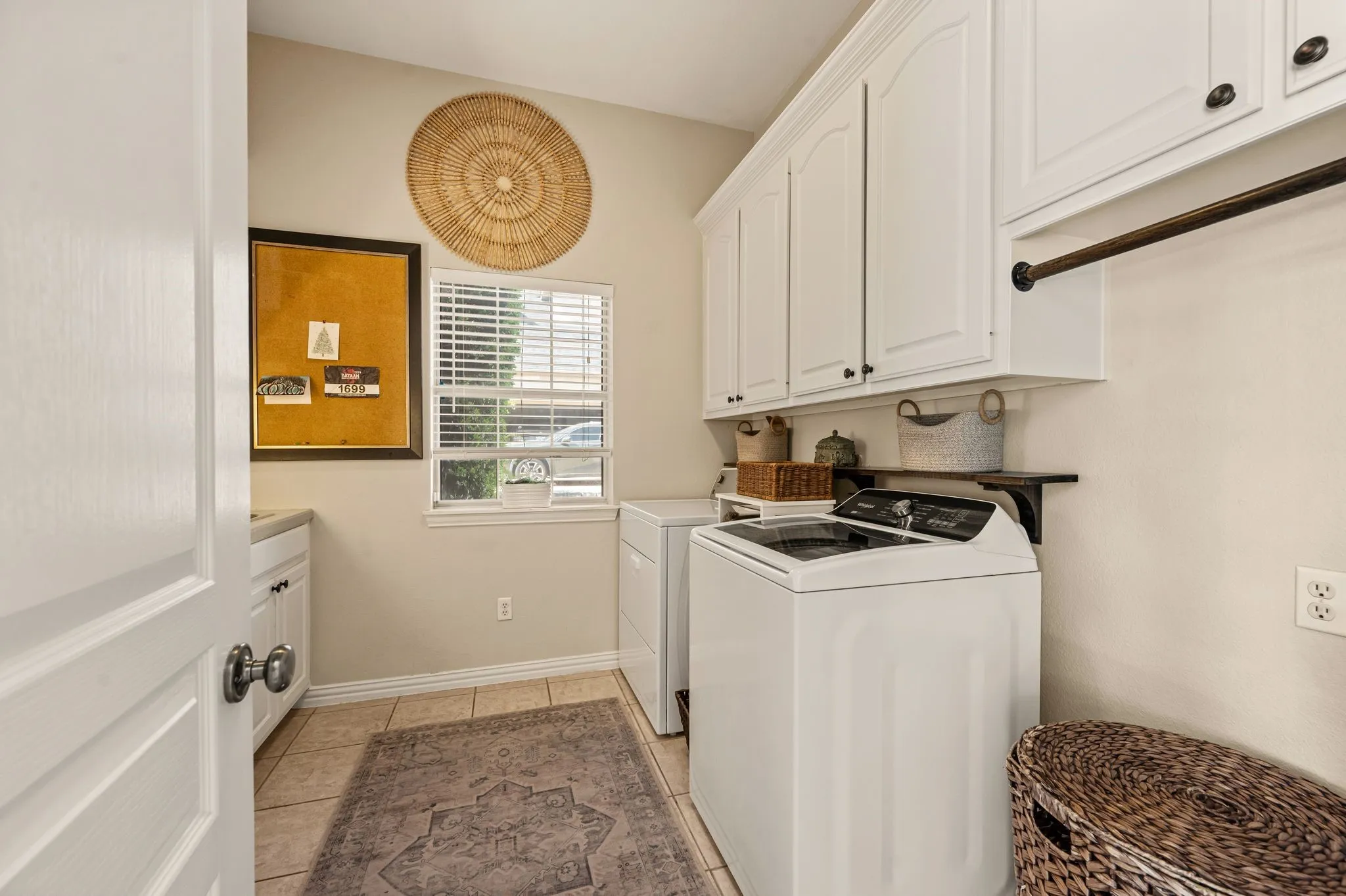 Single Family Residence For Sale in Denton County , 17 Panorama Trail, Trophy Club, Texas 76262, 5 Bedroom, 4 Bathroom, 3 Garage spaces, 3,894 Sqft, built in 1996, mls#21381777, Real Estate Agent in Trophy Club, Homes For Sale in Denton county, Homes For Sale in Trophy Club, Realtor in Trophy Club Texas, Real Estate Brokerage Independent Realty Texas, Luminita Cordes Realtor