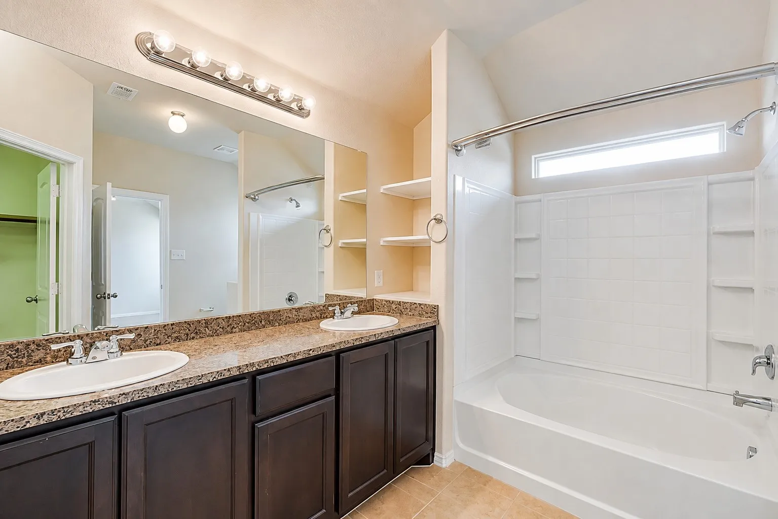 Single Family Residence For Rent in Tarrant County , 6289 Spring Buck Run, Fort Worth, Texas 76179, 4 Bedroom, 2 Bathroom, 2 Garage spaces, 1,772 Sqft, built in 2015, mls#21383704, Real Estate Agent in Fort Worth, Homes For Rent in Tarrant county, Homes For Rent in Fort Worth, Realtor in Fort Worth Texas, Real Estate Brokerage Independent Realty Texas, Luminita Cordes Realtor