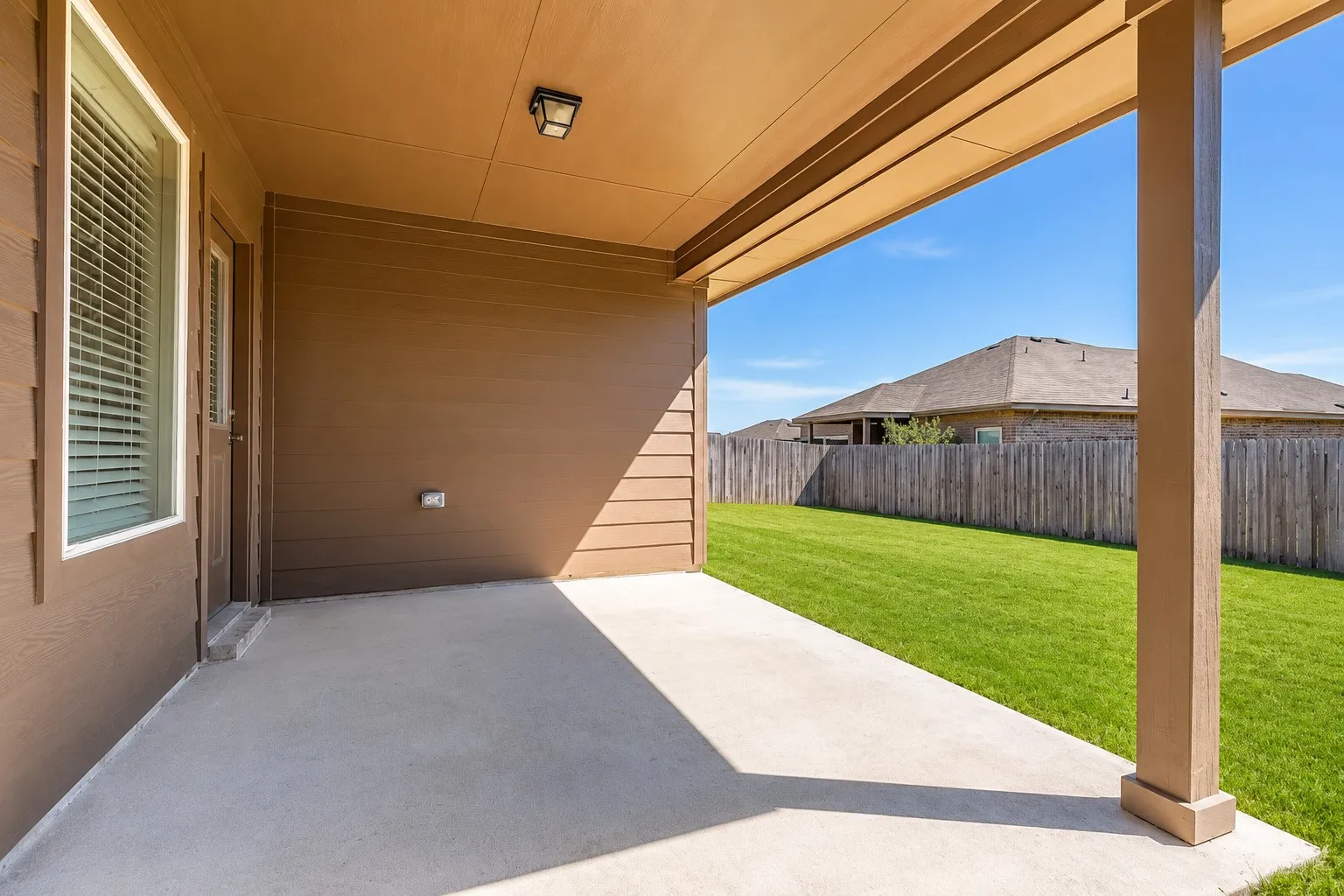 Single Family Residence For Rent in Tarrant County , 6289 Spring Buck Run, Fort Worth, Texas 76179, 4 Bedroom, 2 Bathroom, 2 Garage spaces, 1,772 Sqft, built in 2015, mls#21383704, Real Estate Agent in Fort Worth, Homes For Rent in Tarrant county, Homes For Rent in Fort Worth, Realtor in Fort Worth Texas, Real Estate Brokerage Independent Realty Texas, Luminita Cordes Realtor