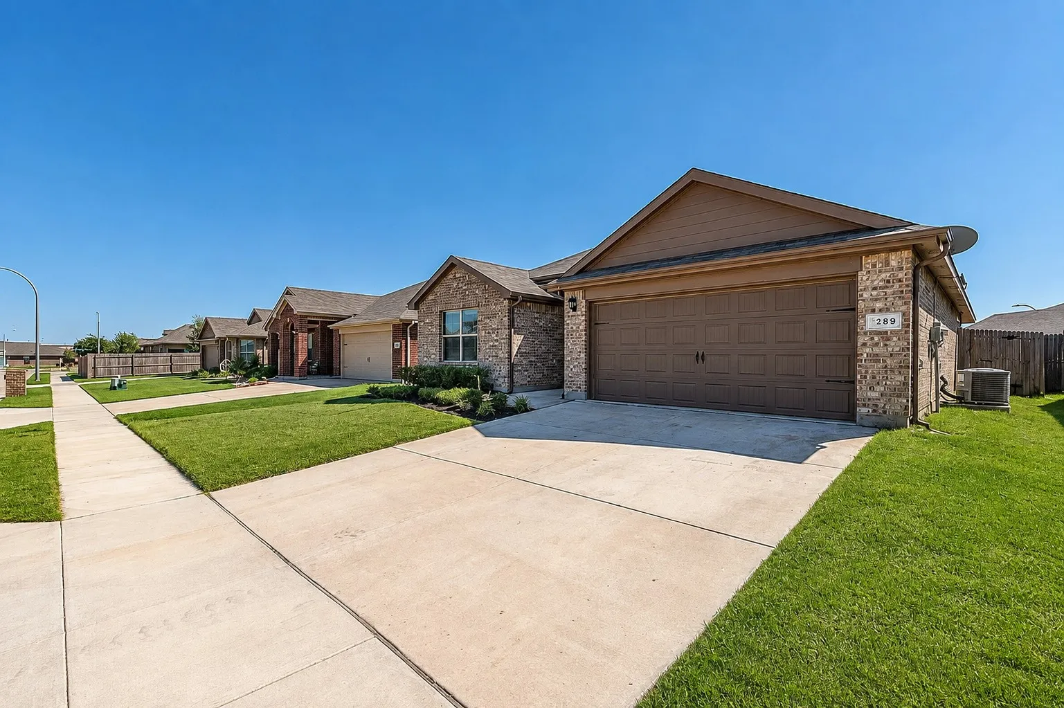 Single Family Residence For Rent in Tarrant County , 6289 Spring Buck Run, Fort Worth, Texas 76179, 4 Bedroom, 2 Bathroom, 2 Garage spaces, 1,772 Sqft, built in 2015, mls#21383704, Real Estate Agent in Fort Worth, Homes For Rent in Tarrant county, Homes For Rent in Fort Worth, Realtor in Fort Worth Texas, Real Estate Brokerage Independent Realty Texas, Luminita Cordes Realtor