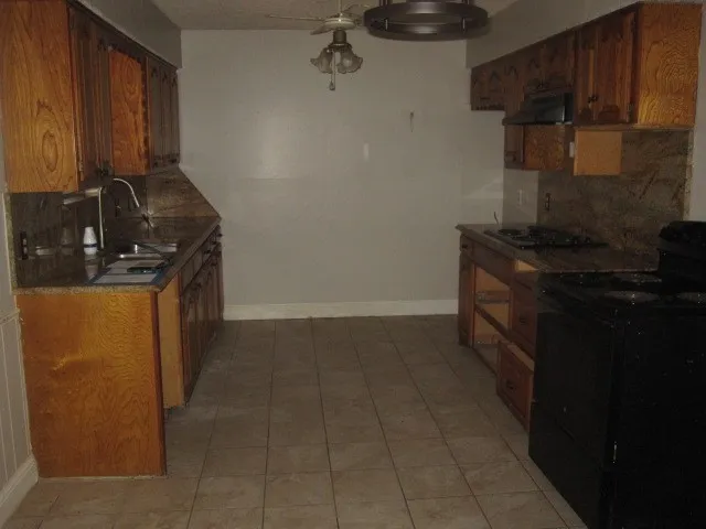 Single Family Residence For Sale in Cooke County , 411 Ashland Drive, Gainesville, Texas 76240, 4 Bedroom, 2 Bathroom, Garage spaces, 1,383 Sqft, built in 1980, mls#21383707, Real Estate Agent in Gainesville, Homes For Sale in Cooke county, Homes For Sale in Gainesville, Realtor in Gainesville Texas, Real Estate Brokerage Independent Realty Texas, Luminita Cordes Realtor