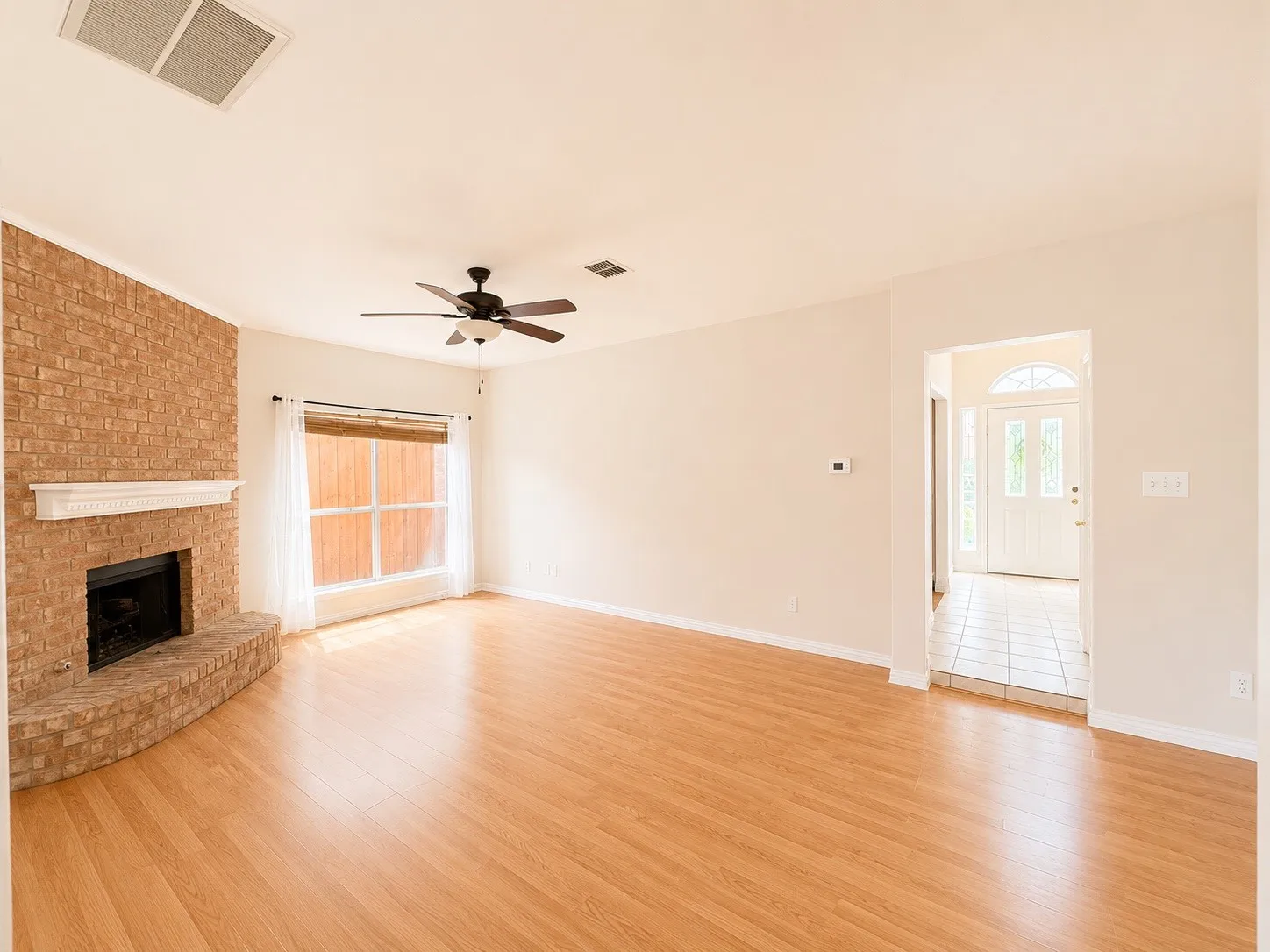Single Family Residence For Rent in Collin County , 709 Ridgemont Drive, Allen, Texas 75002, 4 Bedroom, 3 Bathroom, 2 Garage spaces, 2,155 Sqft, built in 1991, mls#21362027, Real Estate Agent in Allen, Homes For Rent in Collin county, Homes For Rent in Allen, Realtor in Allen Texas, Real Estate Brokerage Independent Realty Texas, Luminita Cordes Realtor