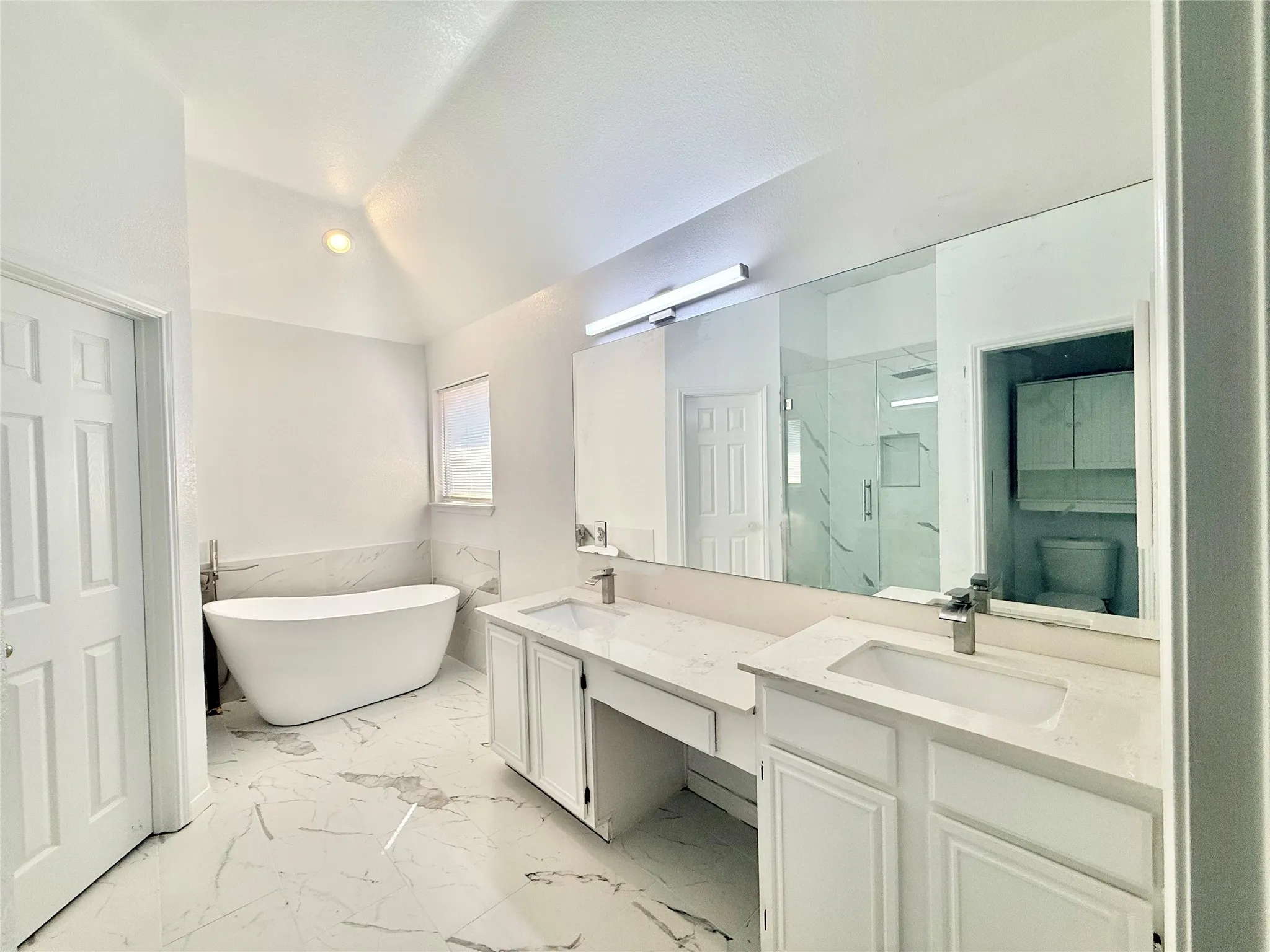 Single Family Residence For Rent in Collin County , 709 Ridgemont Drive, Allen, Texas 75002, 4 Bedroom, 3 Bathroom, 2 Garage spaces, 2,155 Sqft, built in 1991, mls#21362027, Real Estate Agent in Allen, Homes For Rent in Collin county, Homes For Rent in Allen, Realtor in Allen Texas, Real Estate Brokerage Independent Realty Texas, Luminita Cordes Realtor