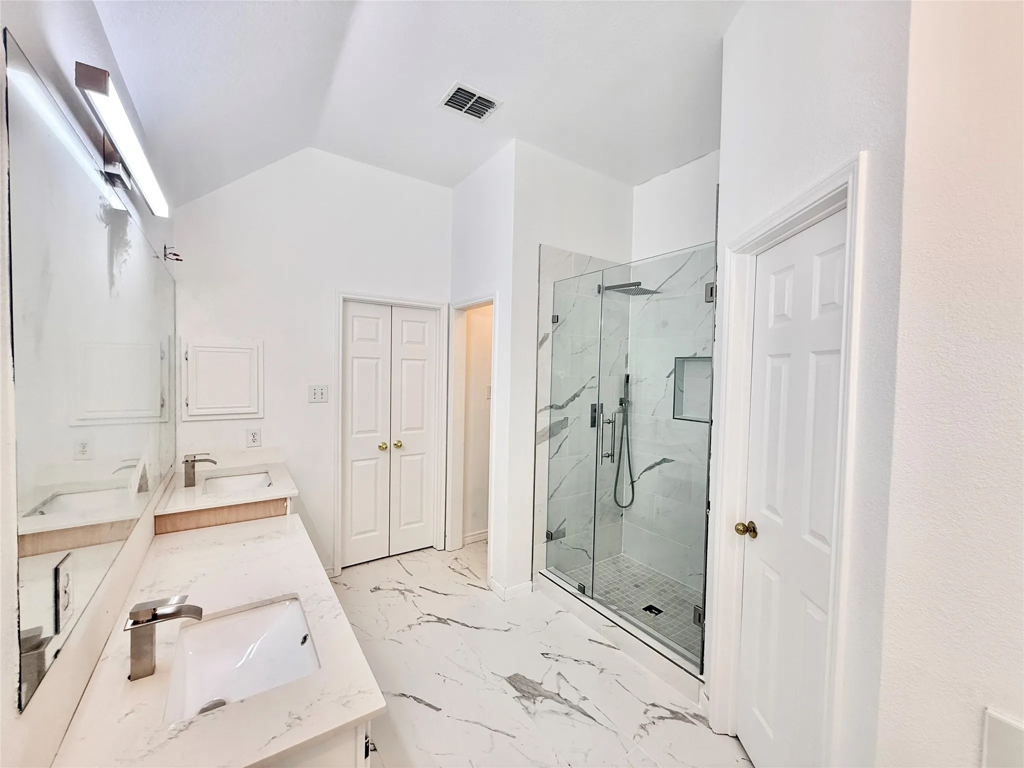 Single Family Residence For Rent in Collin County , 709 Ridgemont Drive, Allen, Texas 75002, 4 Bedroom, 3 Bathroom, 2 Garage spaces, 2,155 Sqft, built in 1991, mls#21362027, Real Estate Agent in Allen, Homes For Rent in Collin county, Homes For Rent in Allen, Realtor in Allen Texas, Real Estate Brokerage Independent Realty Texas, Luminita Cordes Realtor