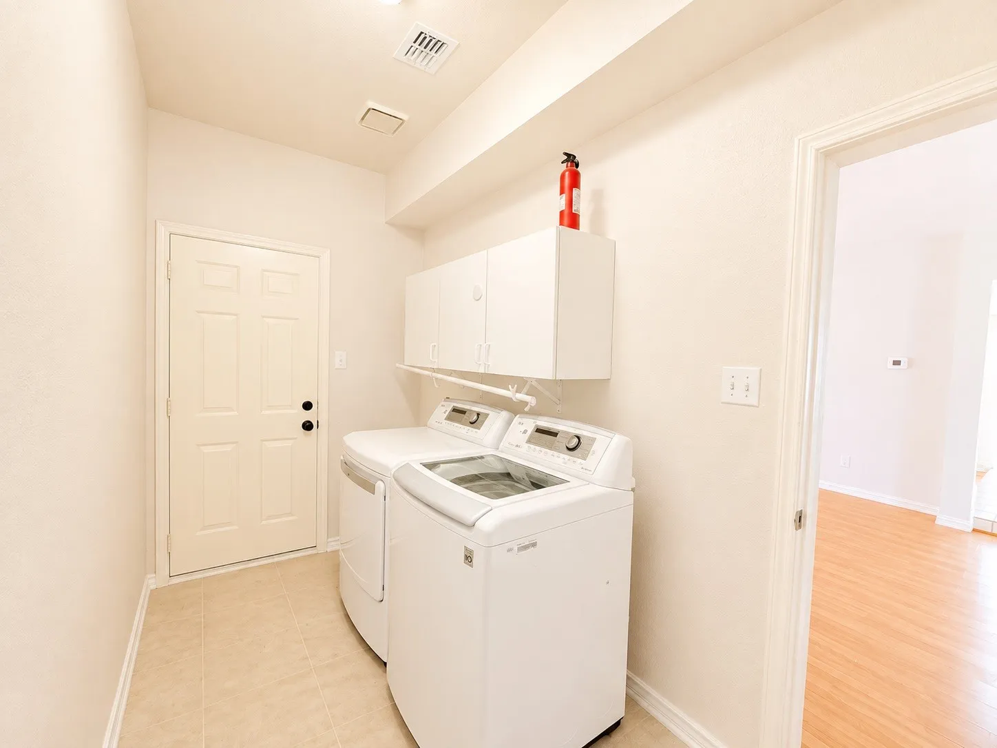Single Family Residence For Rent in Collin County , 709 Ridgemont Drive, Allen, Texas 75002, 4 Bedroom, 3 Bathroom, 2 Garage spaces, 2,155 Sqft, built in 1991, mls#21362027, Real Estate Agent in Allen, Homes For Rent in Collin county, Homes For Rent in Allen, Realtor in Allen Texas, Real Estate Brokerage Independent Realty Texas, Luminita Cordes Realtor