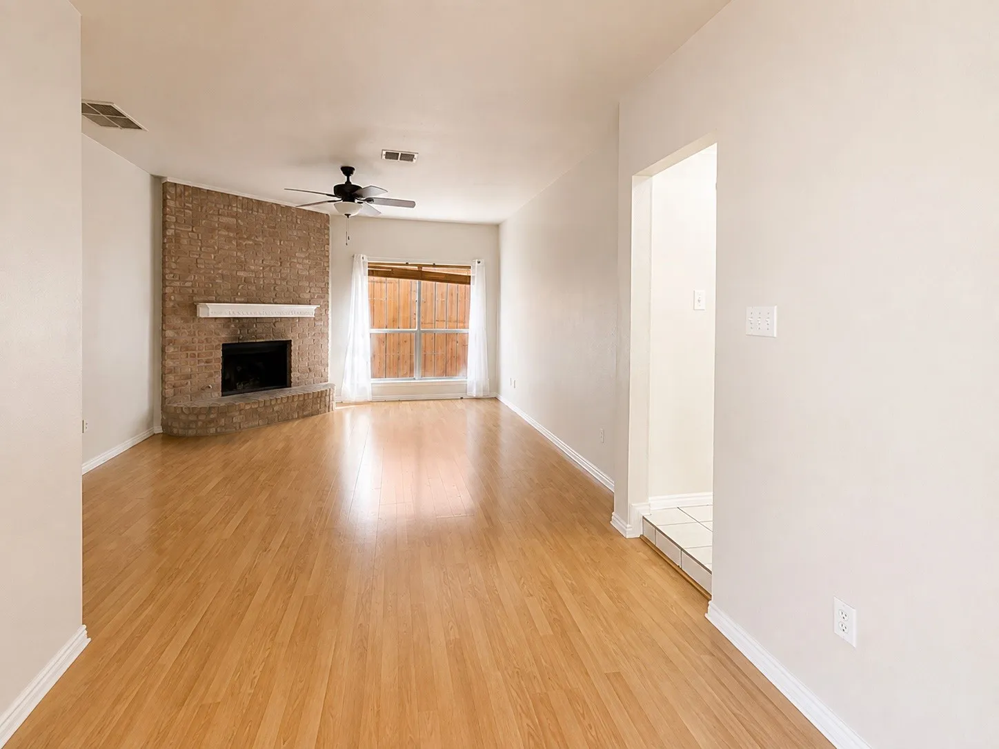 Single Family Residence For Rent in Collin County , 709 Ridgemont Drive, Allen, Texas 75002, 4 Bedroom, 3 Bathroom, 2 Garage spaces, 2,155 Sqft, built in 1991, mls#21362027, Real Estate Agent in Allen, Homes For Rent in Collin county, Homes For Rent in Allen, Realtor in Allen Texas, Real Estate Brokerage Independent Realty Texas, Luminita Cordes Realtor