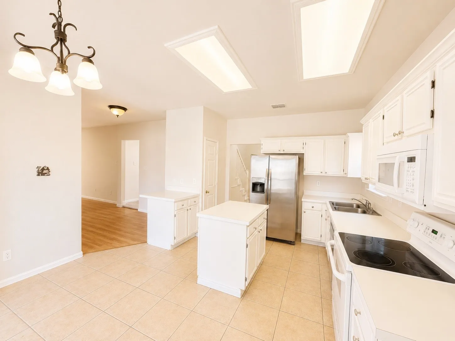 Single Family Residence For Rent in Collin County , 709 Ridgemont Drive, Allen, Texas 75002, 4 Bedroom, 3 Bathroom, 2 Garage spaces, 2,155 Sqft, built in 1991, mls#21362027, Real Estate Agent in Allen, Homes For Rent in Collin county, Homes For Rent in Allen, Realtor in Allen Texas, Real Estate Brokerage Independent Realty Texas, Luminita Cordes Realtor