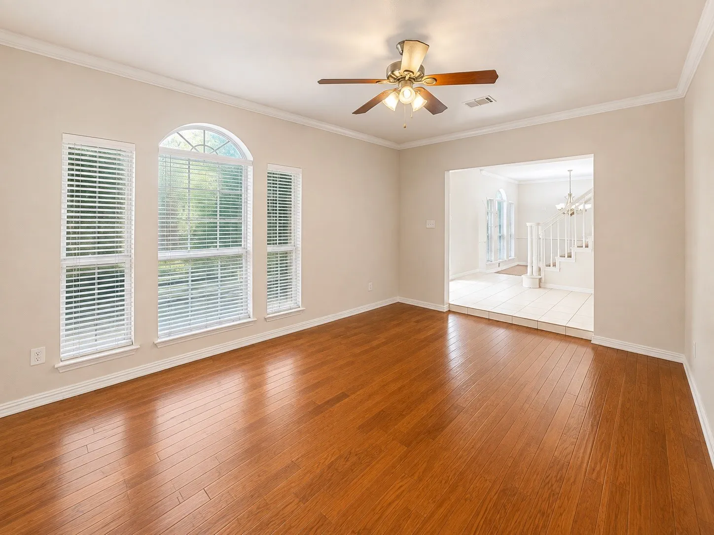Single Family Residence For Rent in Collin County , 709 Ridgemont Drive, Allen, Texas 75002, 4 Bedroom, 3 Bathroom, 2 Garage spaces, 2,155 Sqft, built in 1991, mls#21362027, Real Estate Agent in Allen, Homes For Rent in Collin county, Homes For Rent in Allen, Realtor in Allen Texas, Real Estate Brokerage Independent Realty Texas, Luminita Cordes Realtor