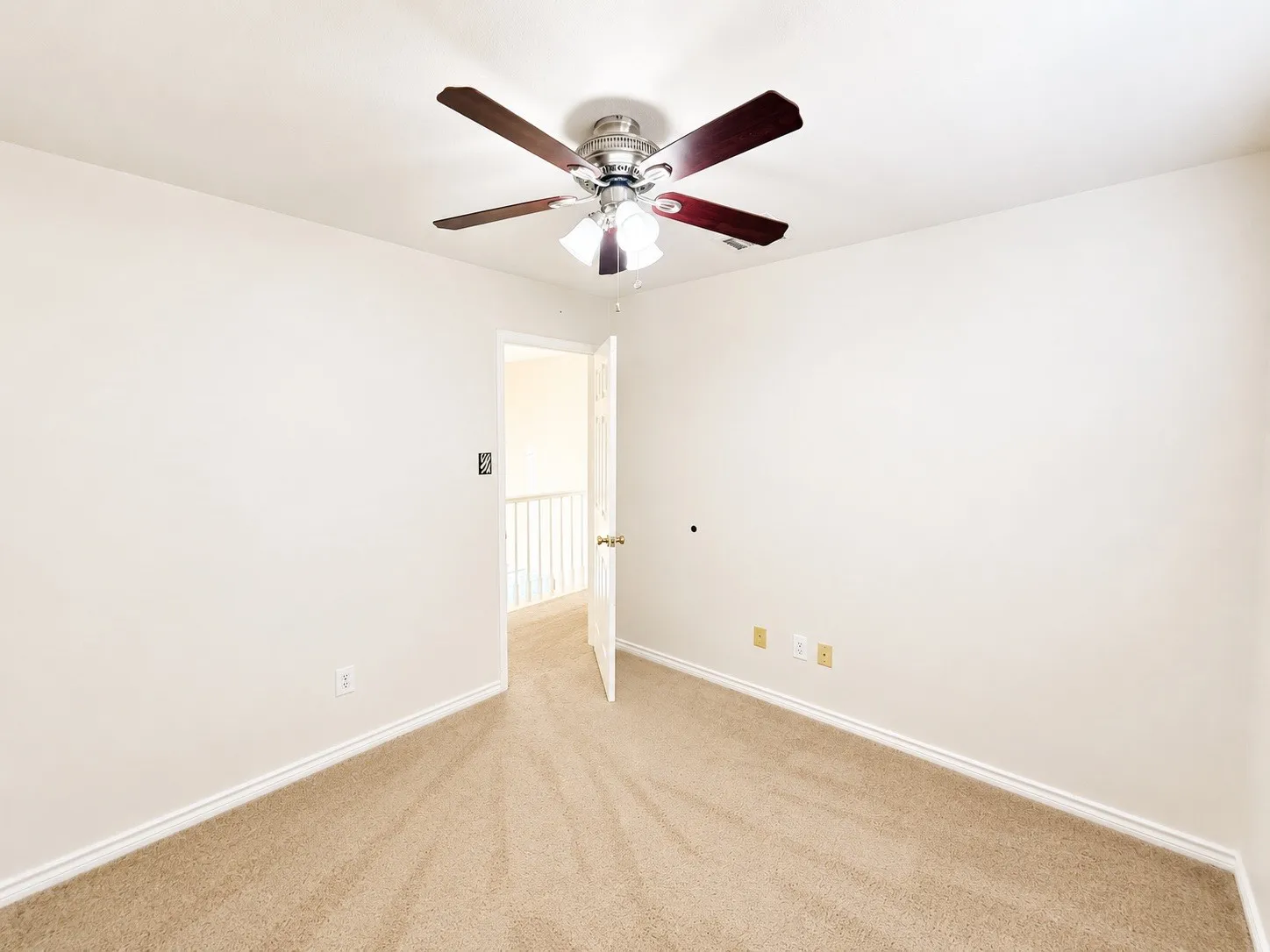 Single Family Residence For Rent in Collin County , 709 Ridgemont Drive, Allen, Texas 75002, 4 Bedroom, 3 Bathroom, 2 Garage spaces, 2,155 Sqft, built in 1991, mls#21362027, Real Estate Agent in Allen, Homes For Rent in Collin county, Homes For Rent in Allen, Realtor in Allen Texas, Real Estate Brokerage Independent Realty Texas, Luminita Cordes Realtor