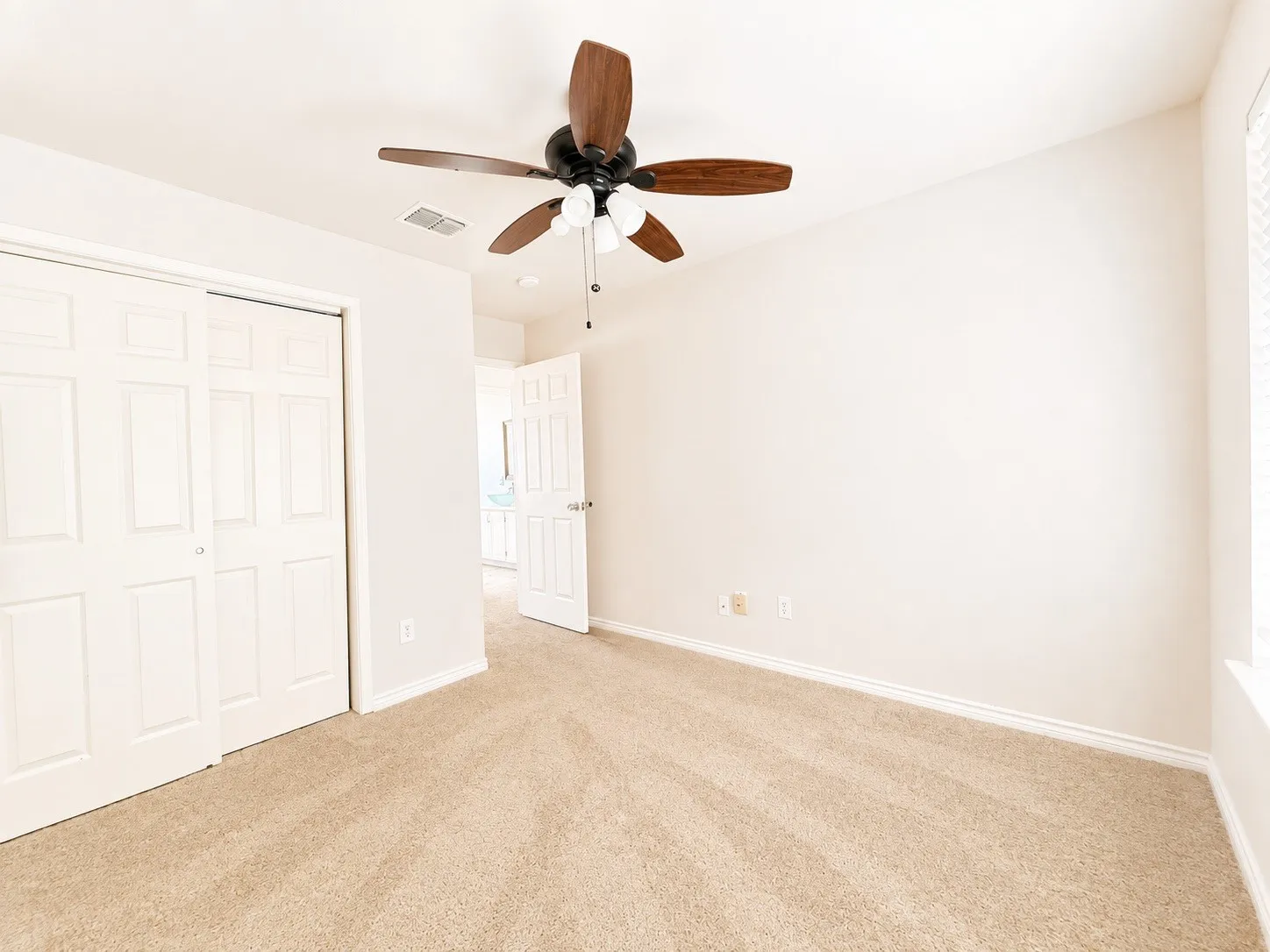 Single Family Residence For Rent in Collin County , 709 Ridgemont Drive, Allen, Texas 75002, 4 Bedroom, 3 Bathroom, 2 Garage spaces, 2,155 Sqft, built in 1991, mls#21362027, Real Estate Agent in Allen, Homes For Rent in Collin county, Homes For Rent in Allen, Realtor in Allen Texas, Real Estate Brokerage Independent Realty Texas, Luminita Cordes Realtor
