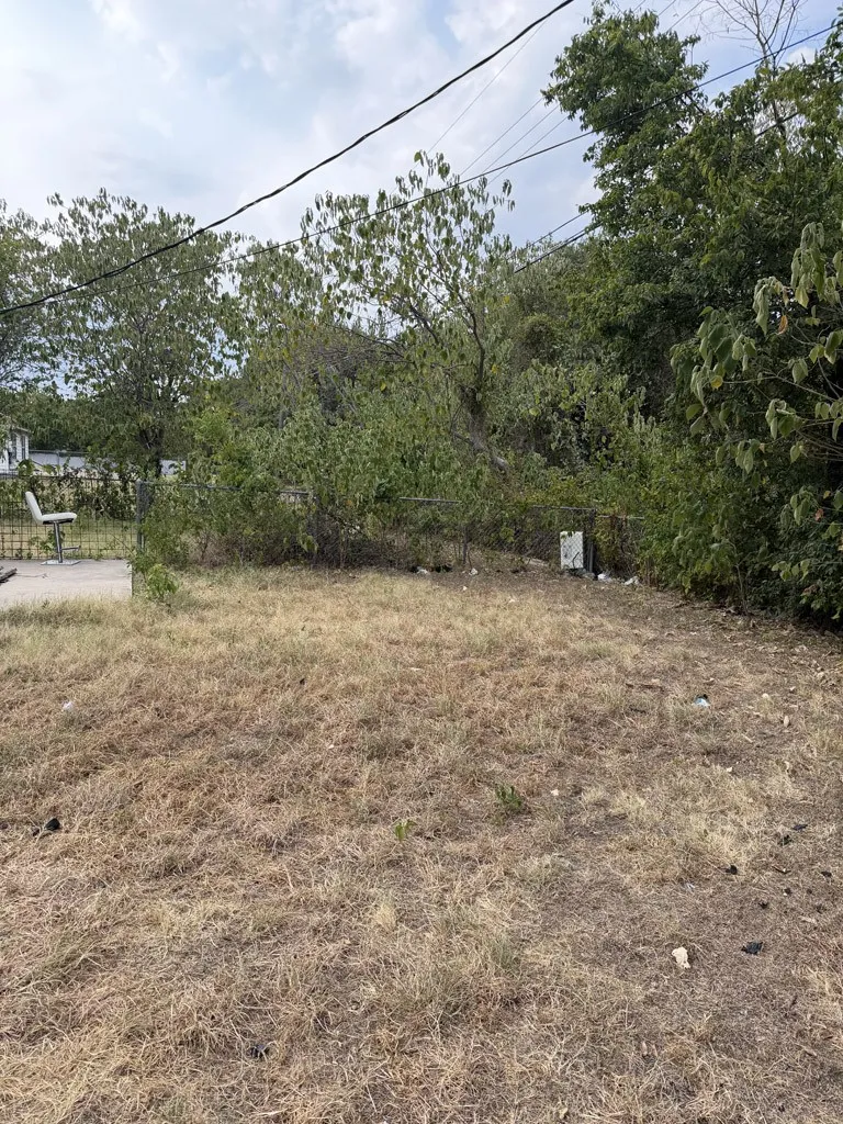 Duplex For Sale in Mc Lennan County , 105 Faye Street A & B, Lacy Lakeview, Texas 76705, 4 Bedroom, 2 Bathroom, Garage spaces, 0 Sqft, built in 1968, mls#21372582, Real Estate Agent in Lacy Lakeview, Homes For Sale in Mc Lennan county, Homes For Sale in Lacy Lakeview, Realtor in Lacy Lakeview Texas, Real Estate Brokerage Independent Realty Texas, Luminita Cordes Realtor