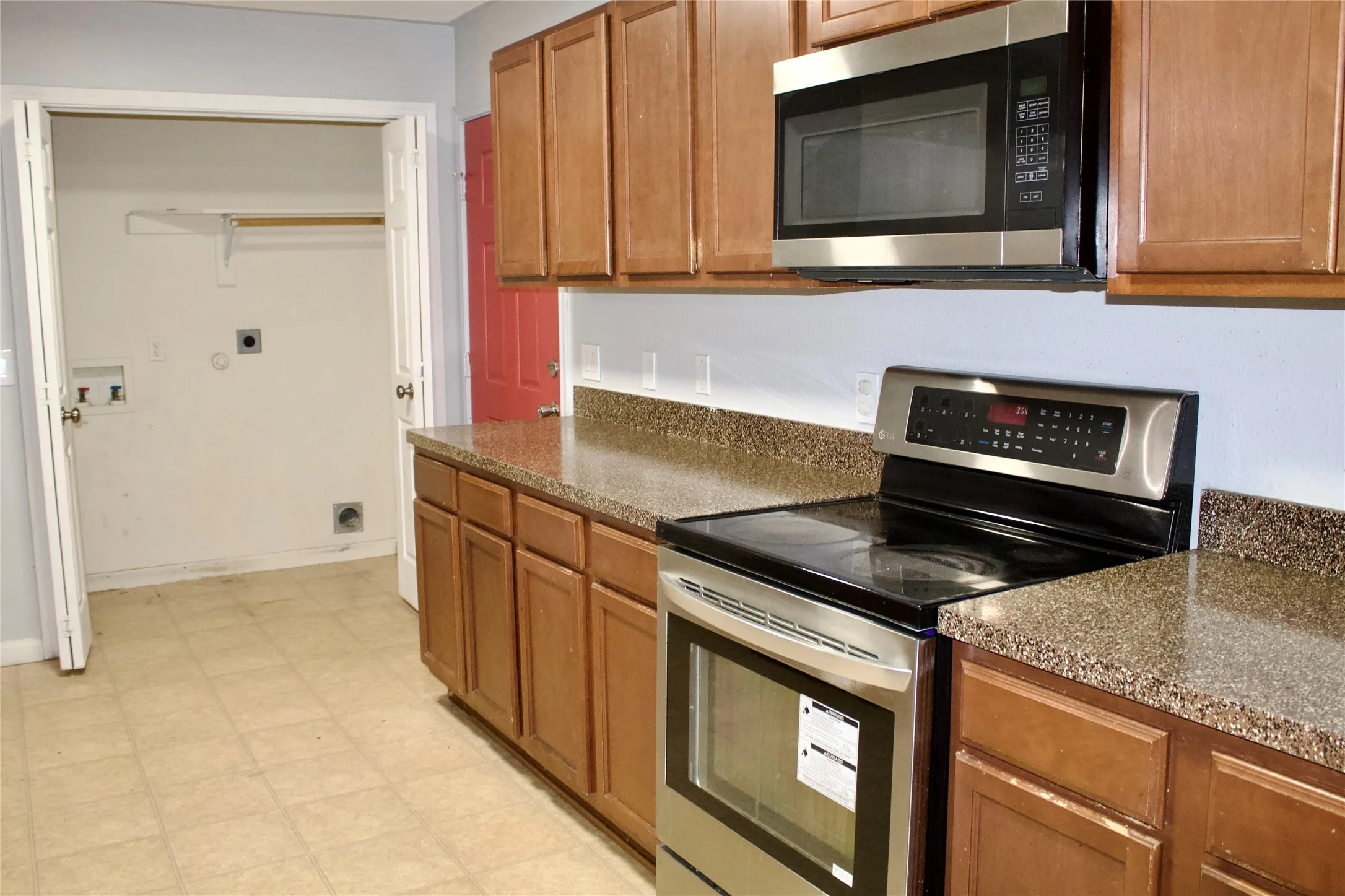 Single Family Residence For Rent in Dallas County , 1730 Nomas Street, Dallas, Texas 75212, 3 Bedroom, 2 Bathroom, 1 Garage spaces, 1,200 Sqft, built in 2008, mls#21383717, Real Estate Agent in Dallas, Homes For Rent in Dallas county, Homes For Rent in Dallas, Realtor in Dallas Texas, Real Estate Brokerage Independent Realty Texas, Luminita Cordes Realtor