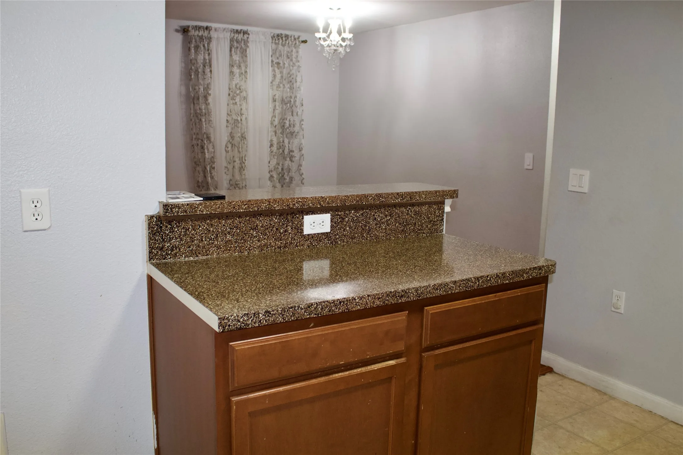 Single Family Residence For Rent in Dallas County , 1730 Nomas Street, Dallas, Texas 75212, 3 Bedroom, 2 Bathroom, 1 Garage spaces, 1,200 Sqft, built in 2008, mls#21383717, Real Estate Agent in Dallas, Homes For Rent in Dallas county, Homes For Rent in Dallas, Realtor in Dallas Texas, Real Estate Brokerage Independent Realty Texas, Luminita Cordes Realtor