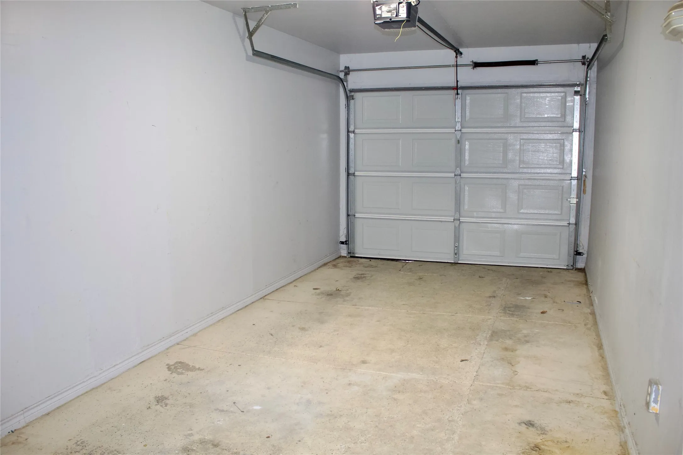 Single Family Residence For Rent in Dallas County , 1730 Nomas Street, Dallas, Texas 75212, 3 Bedroom, 2 Bathroom, 1 Garage spaces, 1,200 Sqft, built in 2008, mls#21383717, Real Estate Agent in Dallas, Homes For Rent in Dallas county, Homes For Rent in Dallas, Realtor in Dallas Texas, Real Estate Brokerage Independent Realty Texas, Luminita Cordes Realtor
