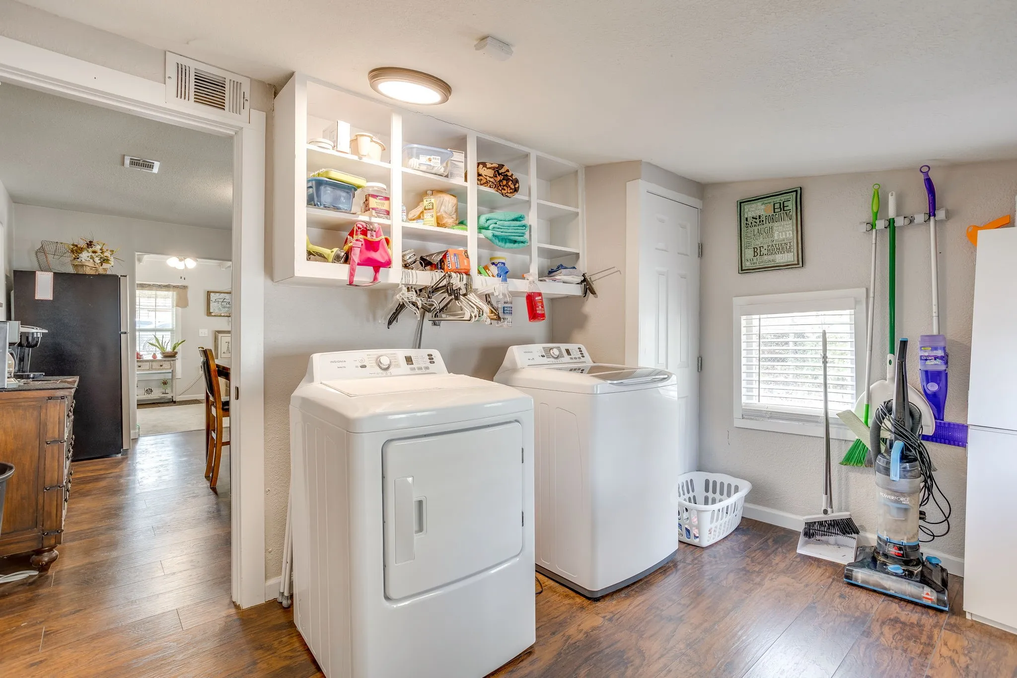 Single Family Residence For Sale in Tarrant County , 404 Calgary Road, Azle, Texas 76020, 2 Bedroom, 1 Bathroom, 1 Garage spaces, 1,048 Sqft, built in 1945, mls#21383251, Real Estate Agent in Azle, Homes For Sale in Tarrant county, Homes For Sale in Azle, Realtor in Azle Texas, Real Estate Brokerage Independent Realty Texas, Luminita Cordes Realtor