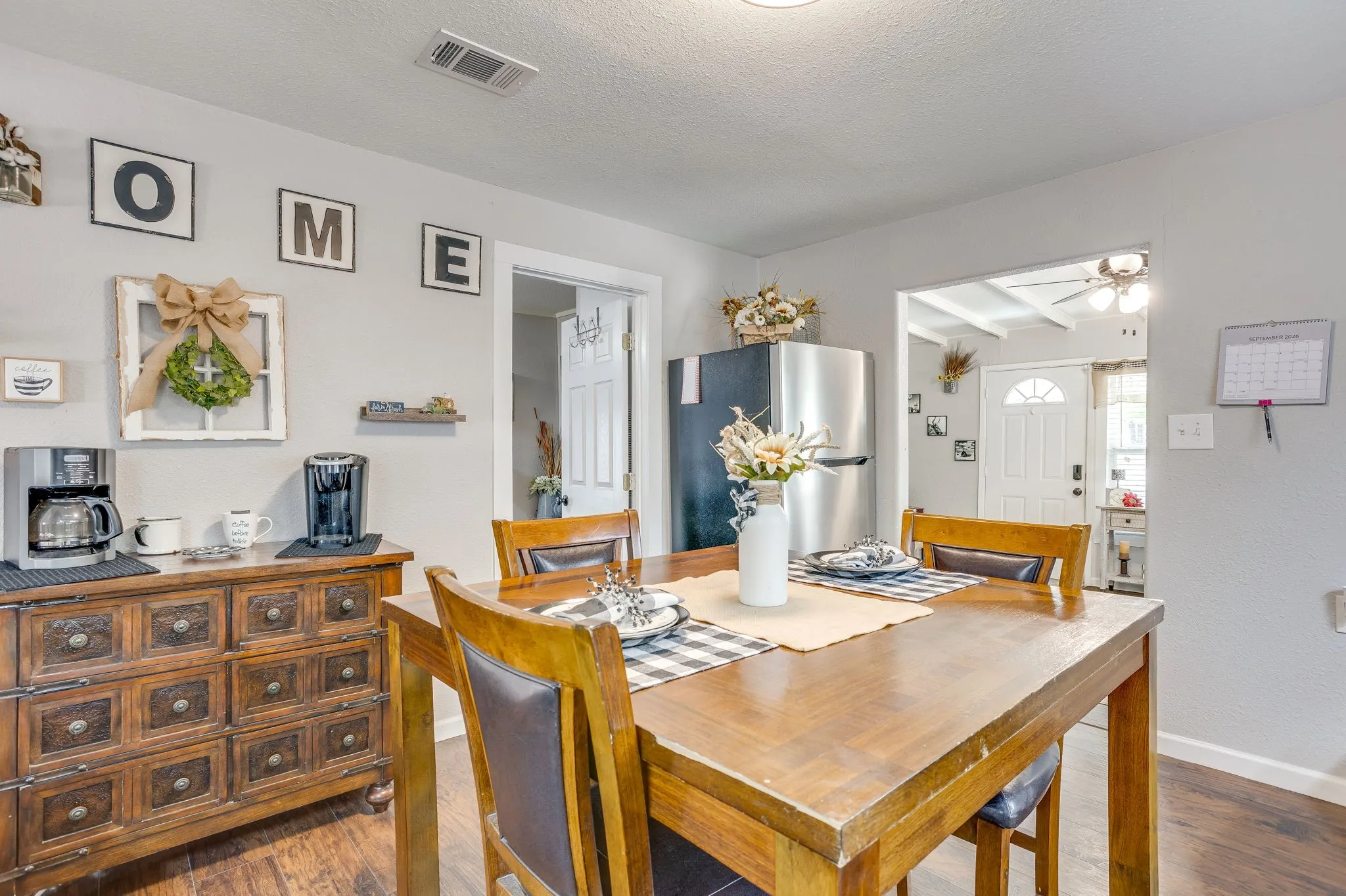 Single Family Residence For Sale in Tarrant County , 404 Calgary Road, Azle, Texas 76020, 2 Bedroom, 1 Bathroom, 1 Garage spaces, 1,048 Sqft, built in 1945, mls#21383251, Real Estate Agent in Azle, Homes For Sale in Tarrant county, Homes For Sale in Azle, Realtor in Azle Texas, Real Estate Brokerage Independent Realty Texas, Luminita Cordes Realtor