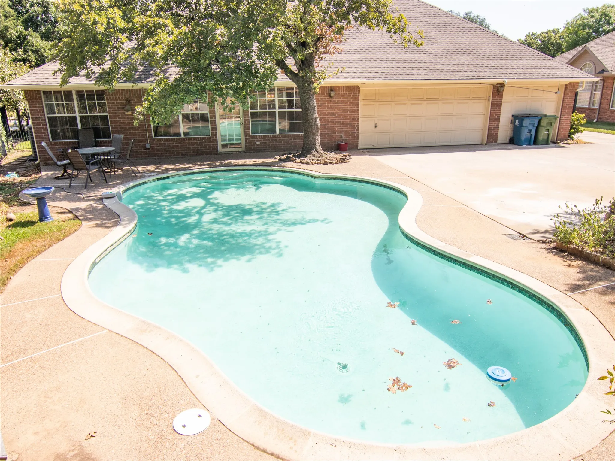 Single Family Residence For Sale in Denton County , 520 Rosedale Street, Highland Village, Texas 75077, 4 Bedroom, 3 Bathroom, 3 Garage spaces, 2,584 Sqft, built in 1989, mls#21383678, Real Estate Agent in Highland Village, Homes For Sale in Denton county, Homes For Sale in Highland Village, Realtor in Highland Village Texas, Real Estate Brokerage Independent Realty Texas, Luminita Cordes Realtor