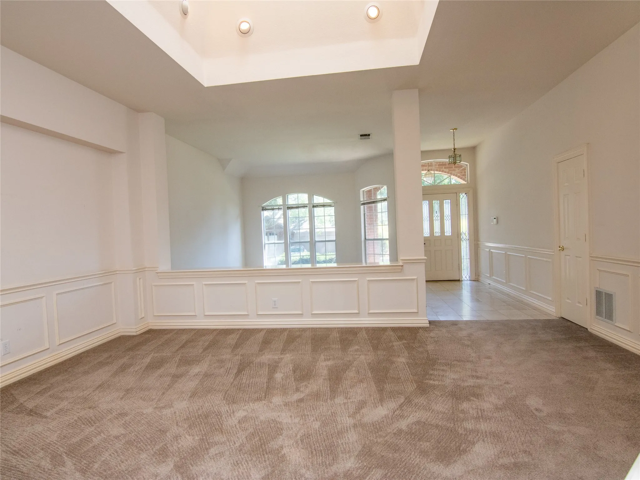 Single Family Residence For Sale in Denton County , 520 Rosedale Street, Highland Village, Texas 75077, 4 Bedroom, 3 Bathroom, 3 Garage spaces, 2,584 Sqft, built in 1989, mls#21383678, Real Estate Agent in Highland Village, Homes For Sale in Denton county, Homes For Sale in Highland Village, Realtor in Highland Village Texas, Real Estate Brokerage Independent Realty Texas, Luminita Cordes Realtor