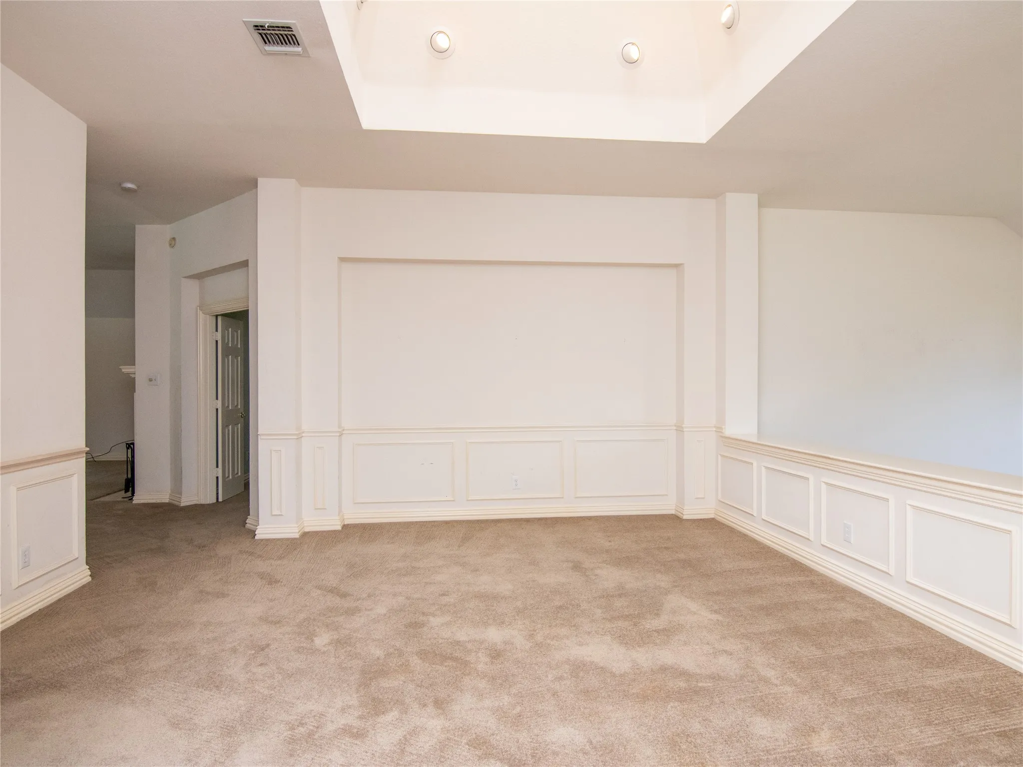 Single Family Residence For Sale in Denton County , 520 Rosedale Street, Highland Village, Texas 75077, 4 Bedroom, 3 Bathroom, 3 Garage spaces, 2,584 Sqft, built in 1989, mls#21383678, Real Estate Agent in Highland Village, Homes For Sale in Denton county, Homes For Sale in Highland Village, Realtor in Highland Village Texas, Real Estate Brokerage Independent Realty Texas, Luminita Cordes Realtor