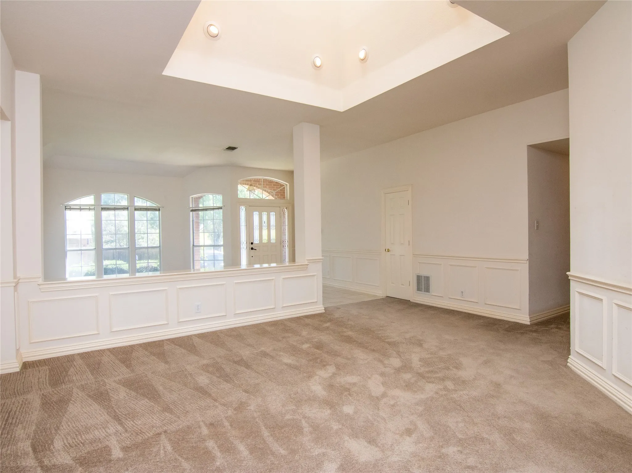Single Family Residence For Sale in Denton County , 520 Rosedale Street, Highland Village, Texas 75077, 4 Bedroom, 3 Bathroom, 3 Garage spaces, 2,584 Sqft, built in 1989, mls#21383678, Real Estate Agent in Highland Village, Homes For Sale in Denton county, Homes For Sale in Highland Village, Realtor in Highland Village Texas, Real Estate Brokerage Independent Realty Texas, Luminita Cordes Realtor