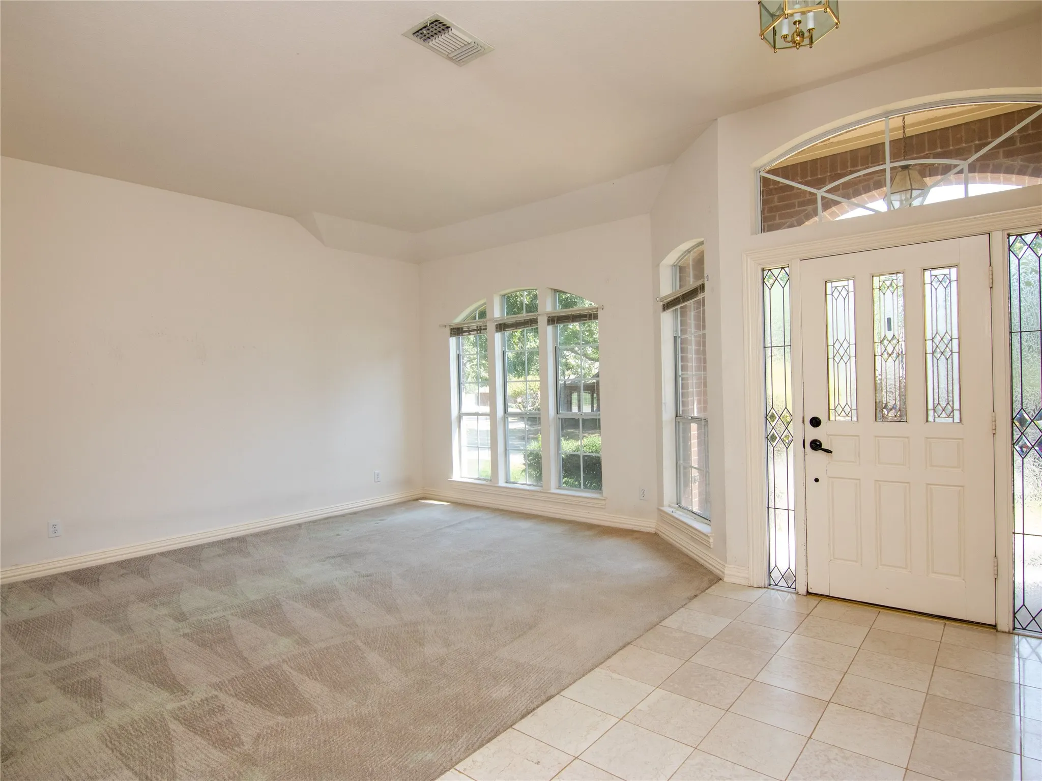 Single Family Residence For Sale in Denton County , 520 Rosedale Street, Highland Village, Texas 75077, 4 Bedroom, 3 Bathroom, 3 Garage spaces, 2,584 Sqft, built in 1989, mls#21383678, Real Estate Agent in Highland Village, Homes For Sale in Denton county, Homes For Sale in Highland Village, Realtor in Highland Village Texas, Real Estate Brokerage Independent Realty Texas, Luminita Cordes Realtor